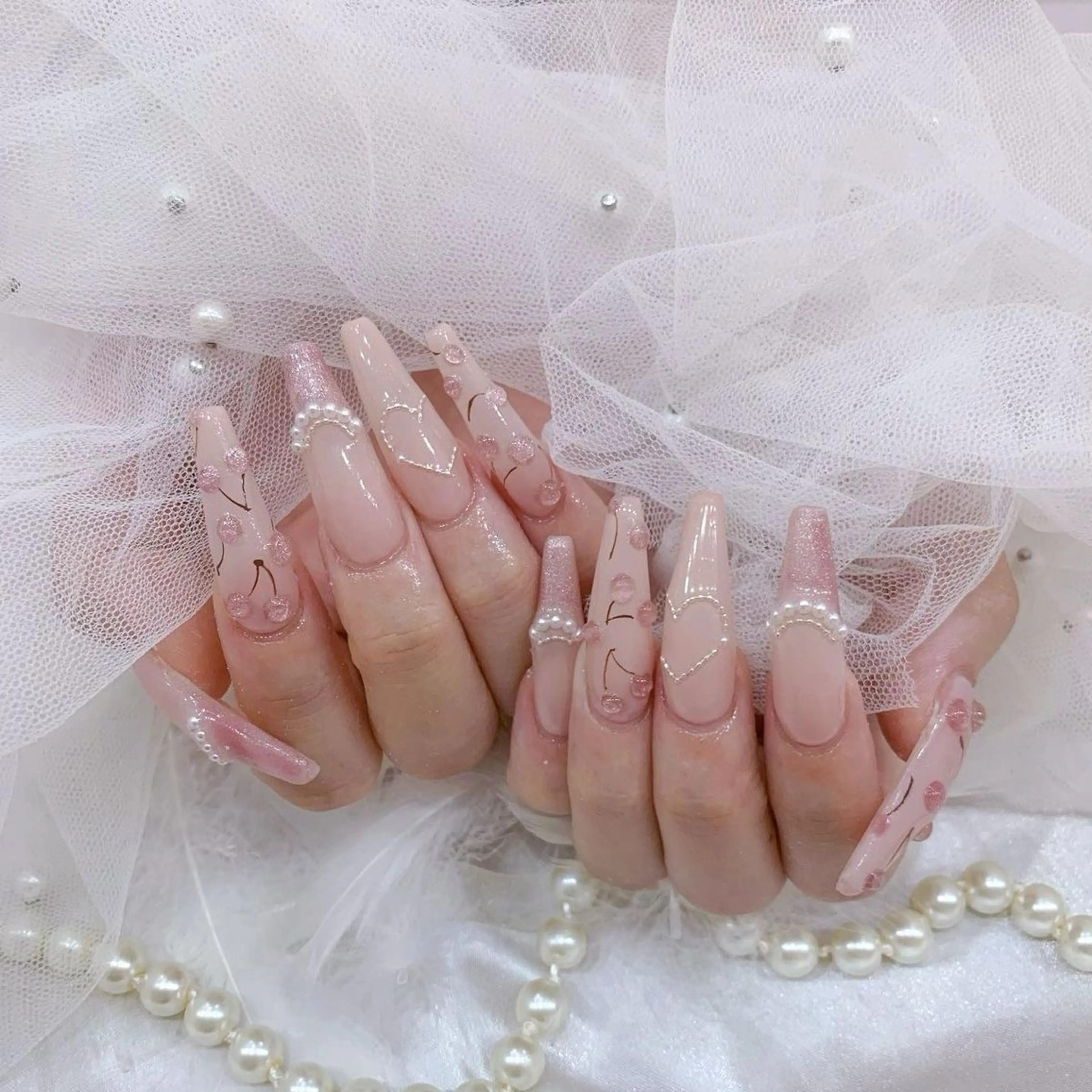 ネイル 長さ出し グラデーション 卒業式 キラキラネイル マグネットネイル Lee Nailsのネイルデザイン