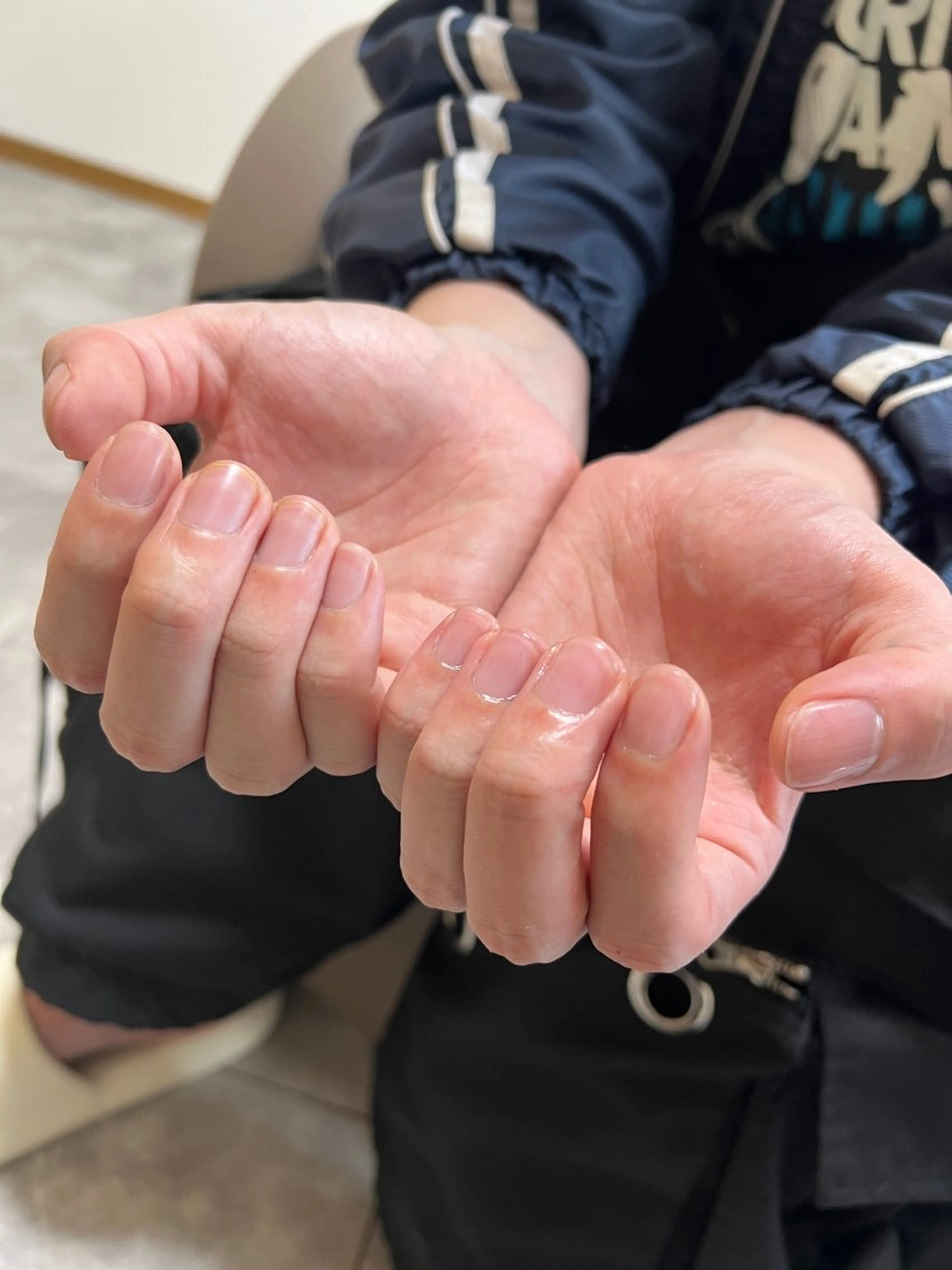 【ビジネス向け】men'sハンドネイルケア（お爪の形成/甘皮ケア/磨き艶出し）の写真