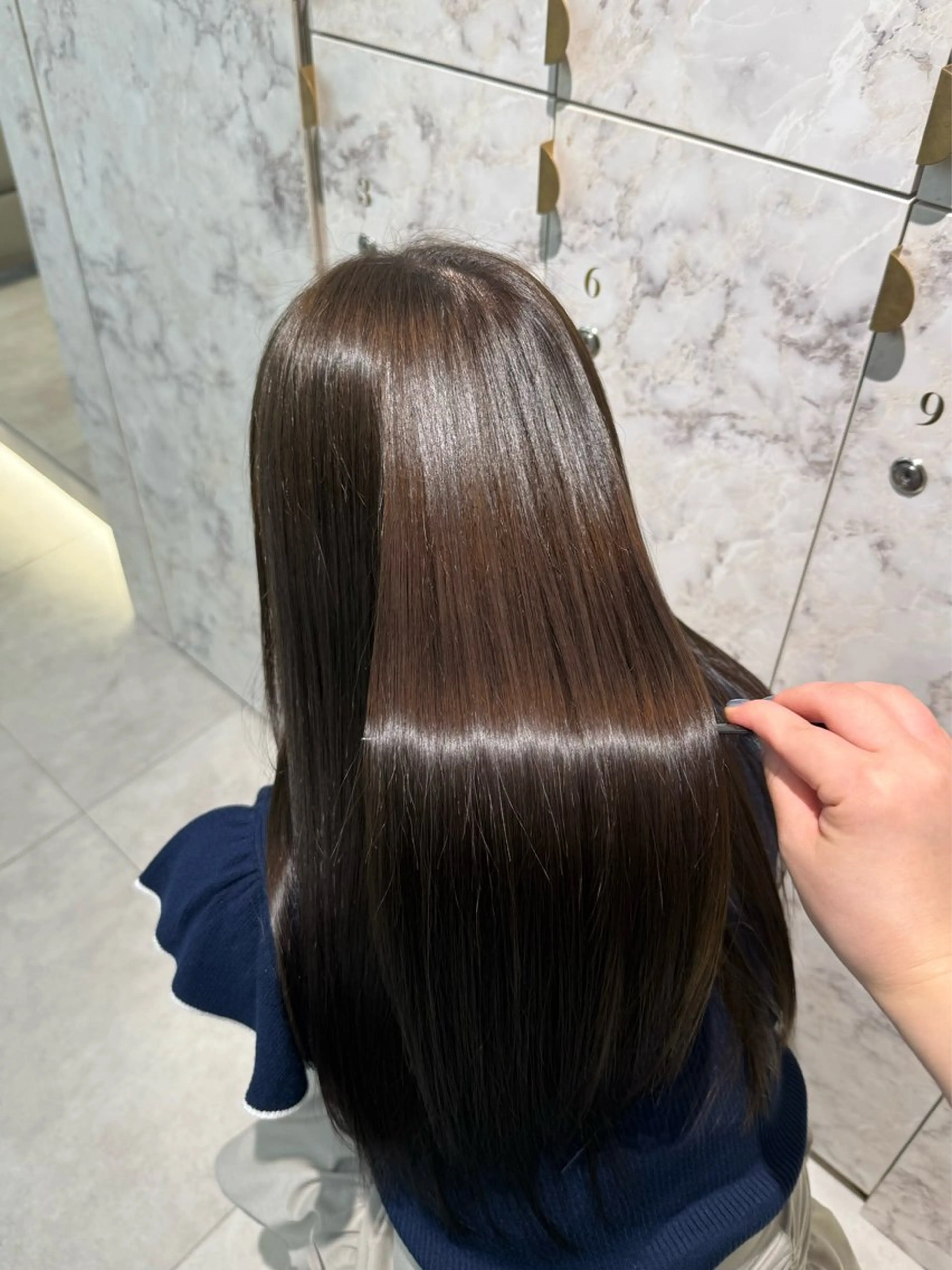 ロング カラー ブリーチ 透明感カラー ブリーチなしカラー 髪質改善 トリートメント 透明感カラー/ カット🎀あつこ🎀のヘアスタイル