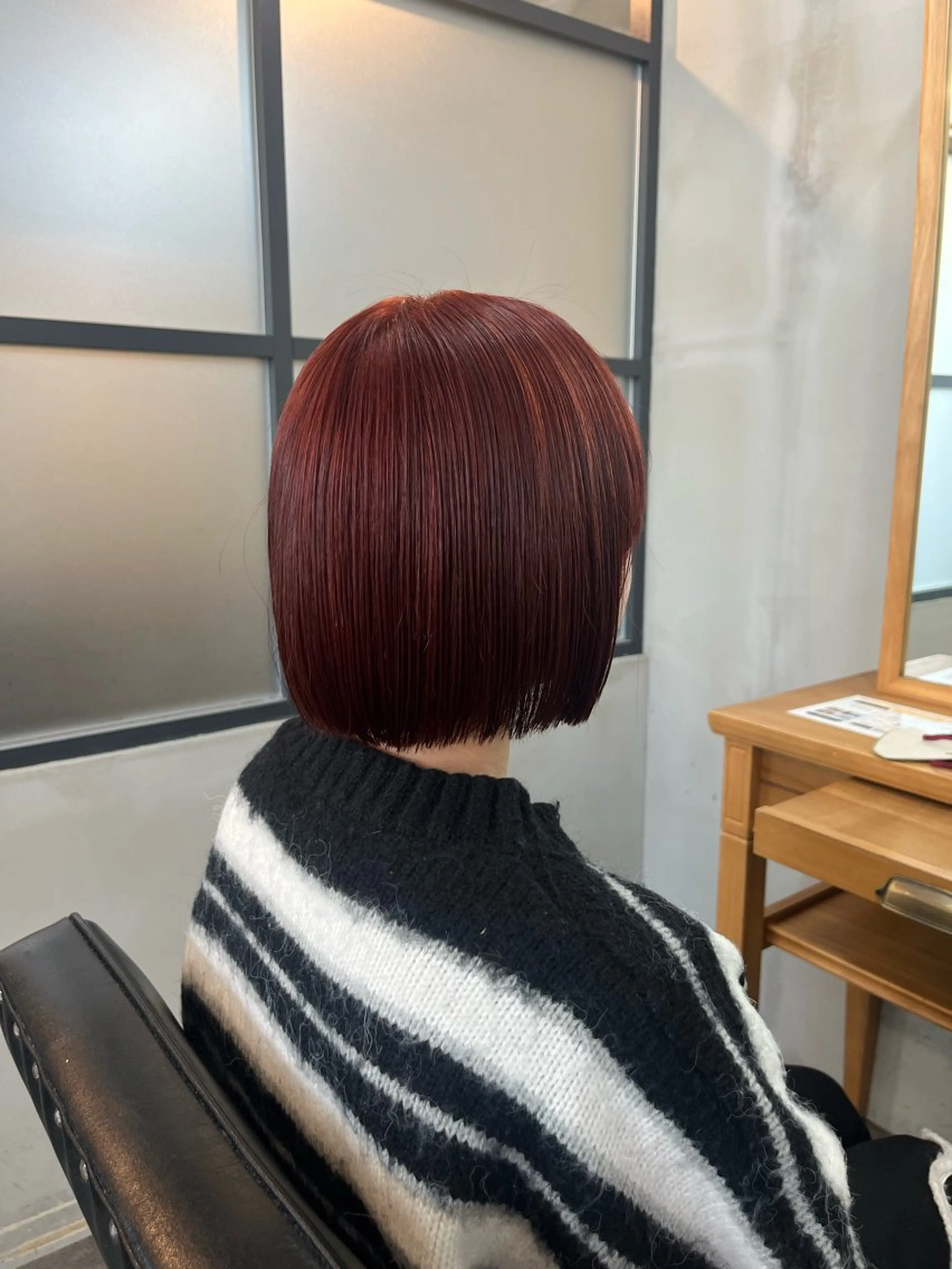 ショート カラー レッドカラー 栗本 陽香/顔周りレ イヤー/透明感カラーのヘアスタイル