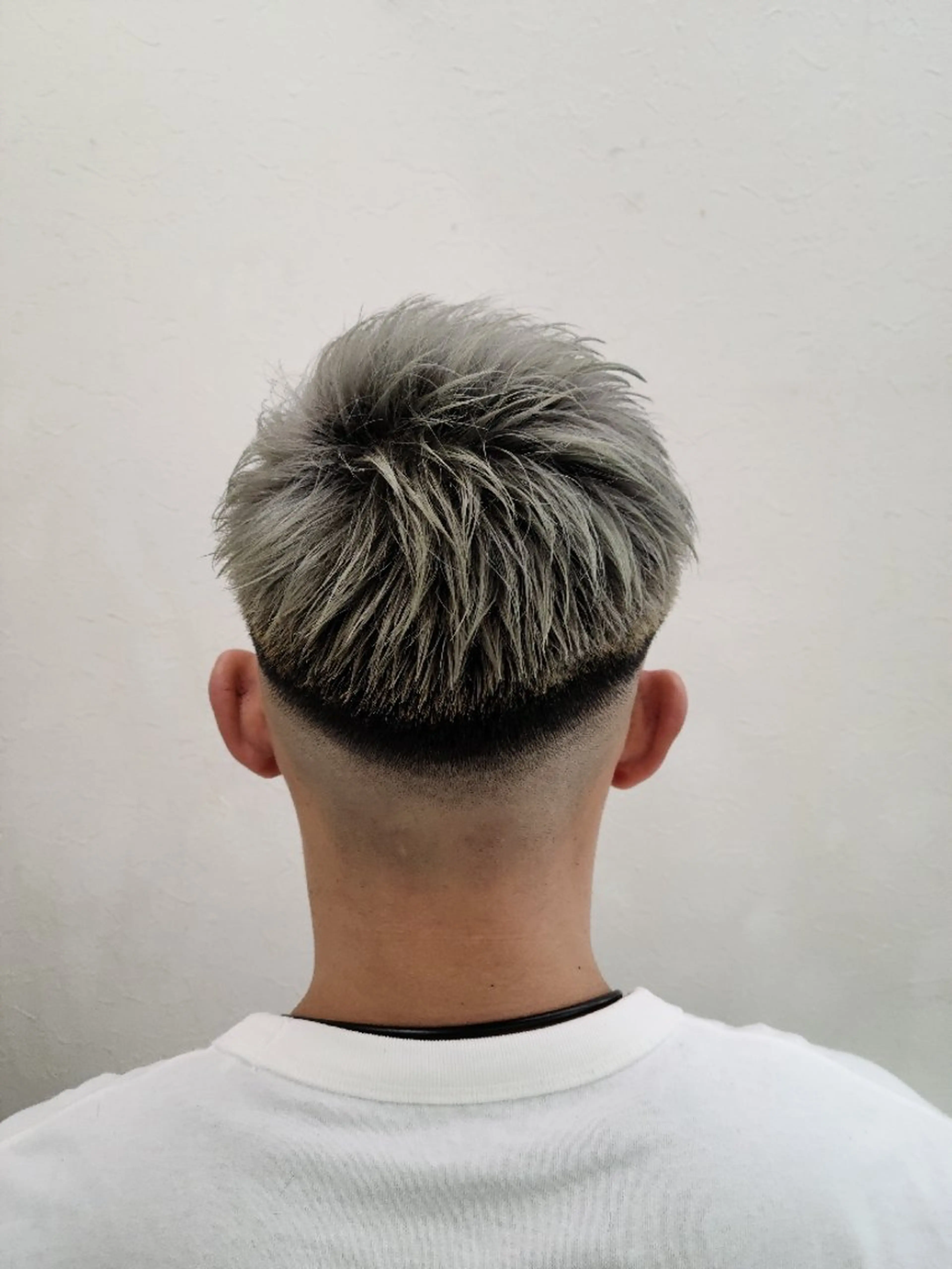 ショート カラー メンズ 荒井 琢人のヘアスタイル