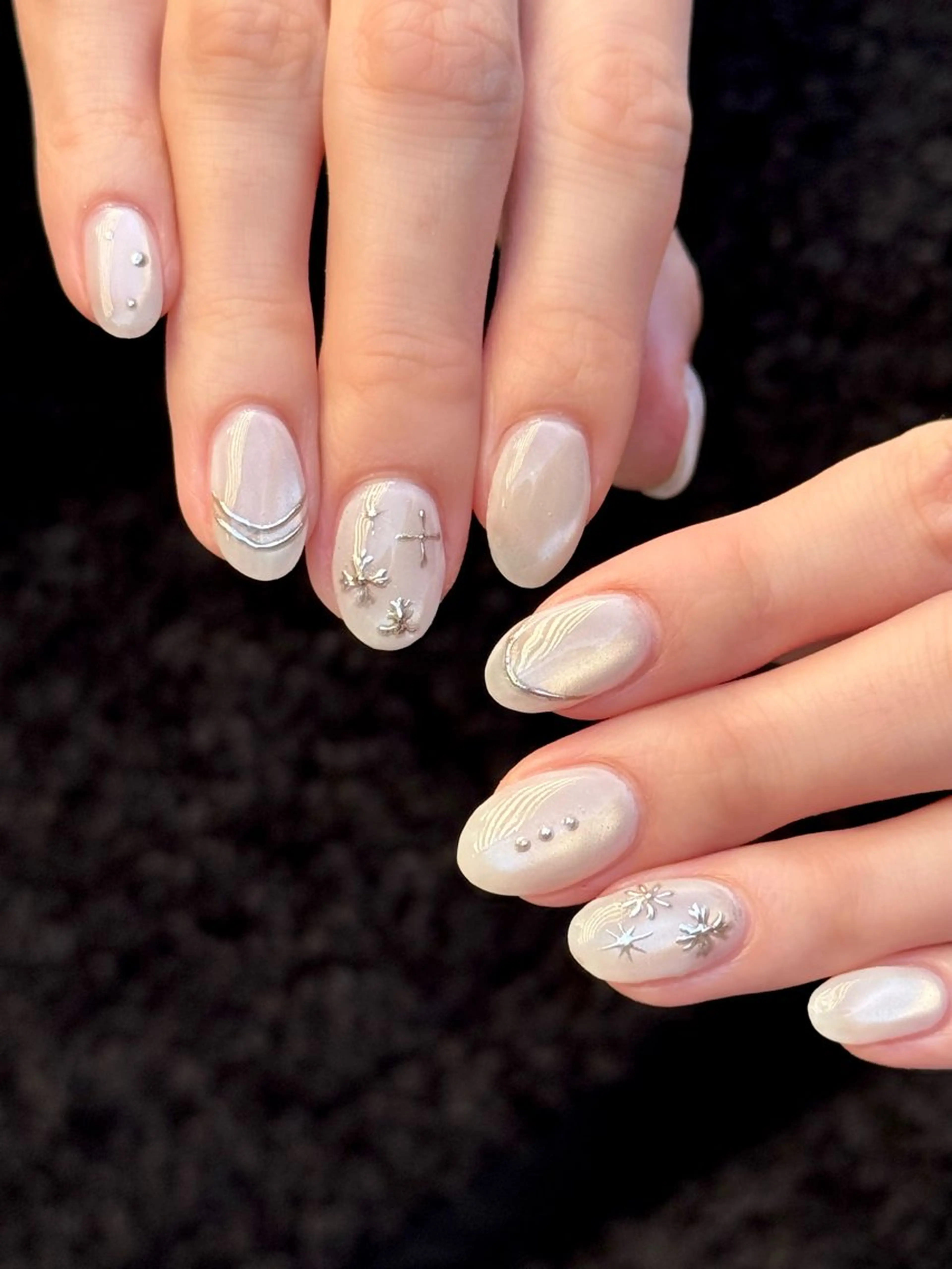 ネイル 韓国ネイル マグネットネイル ホワイト 【 enn 】 Uzuka Yukaのネイルデザイン