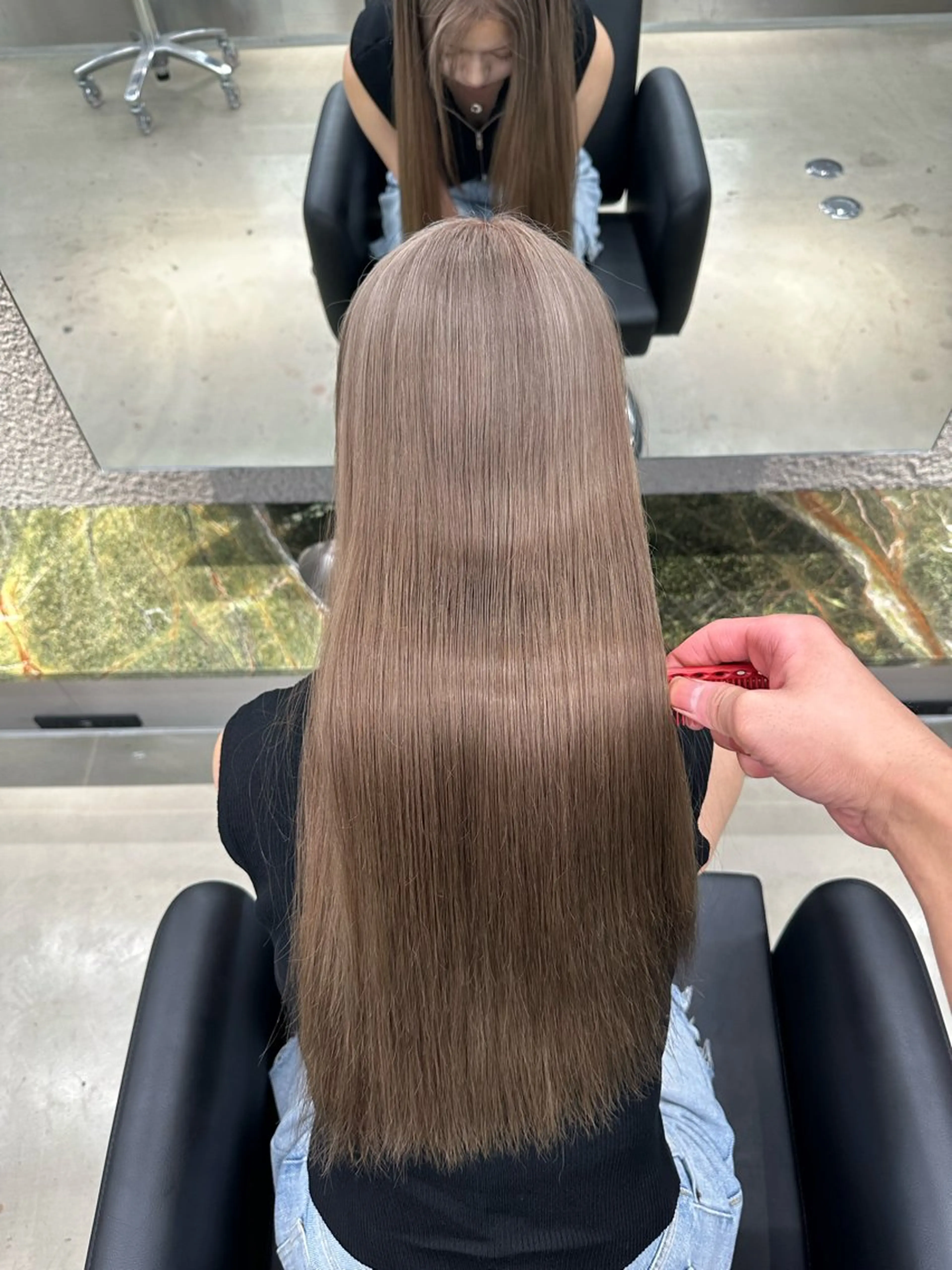 ロング カラー ブリーチ レイヤーカット トリートメント ヘアカラー ハイトーン/ ブリーチ/縮毛矯正のヘアスタイル