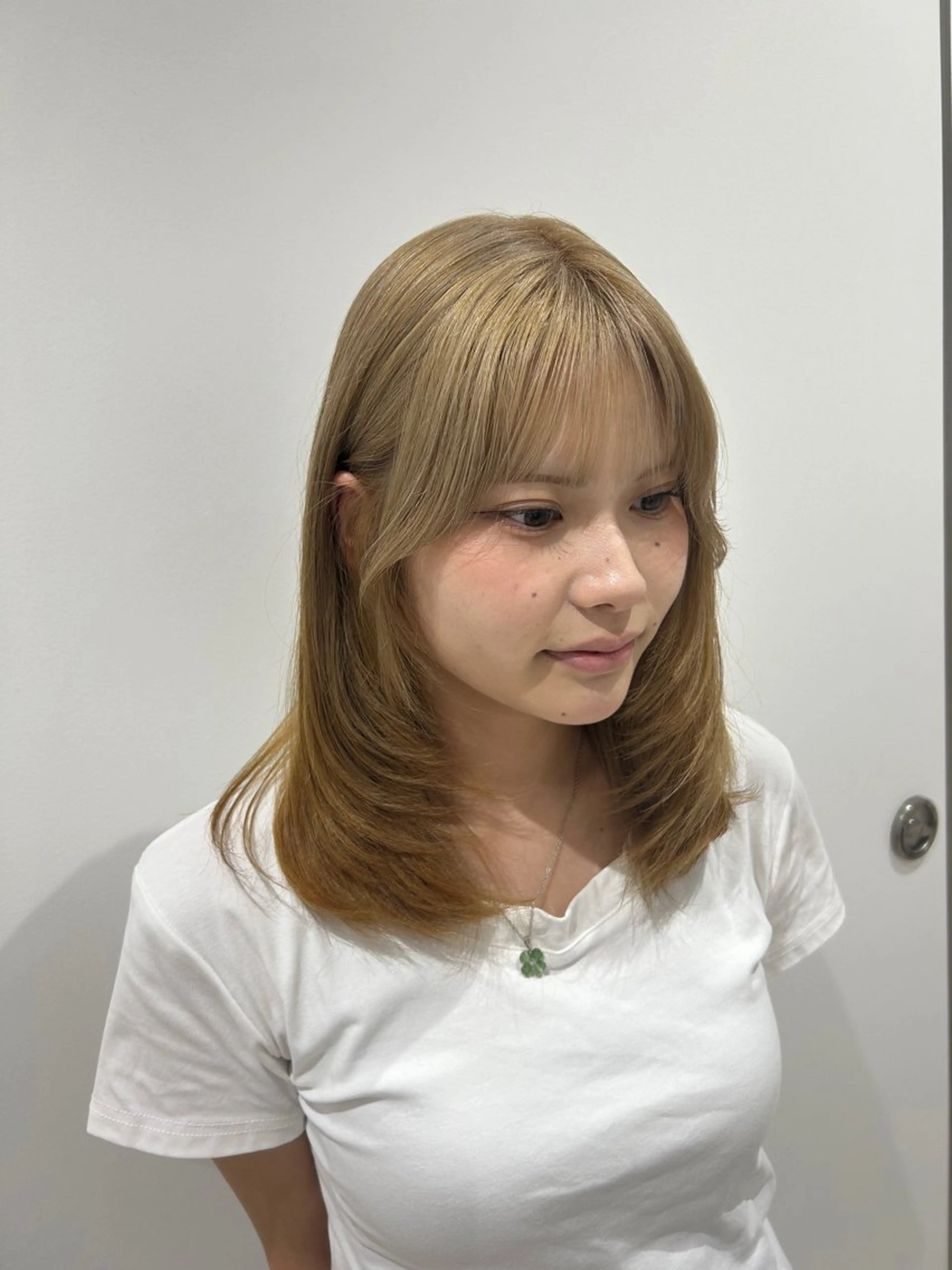 セミロング カラー ベージュカラー ブリーチ ミルクティーベージュ ヘアカラー トリートメント ダブルカラー 🩷Rio🩷のヘアスタイル