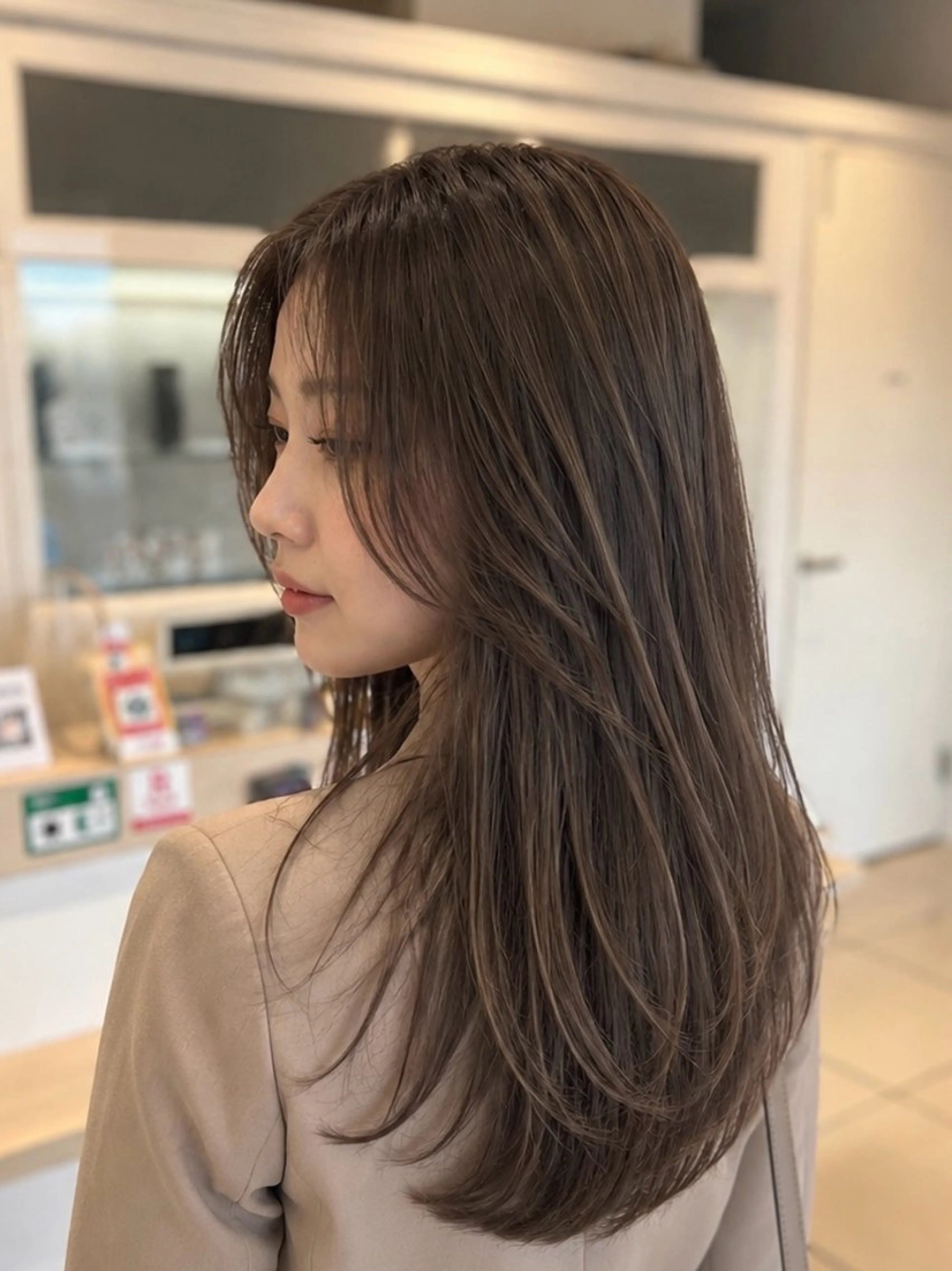 セミロング カラー カット ヘアカラー トリートメント 金子 直樹のヘアスタイル