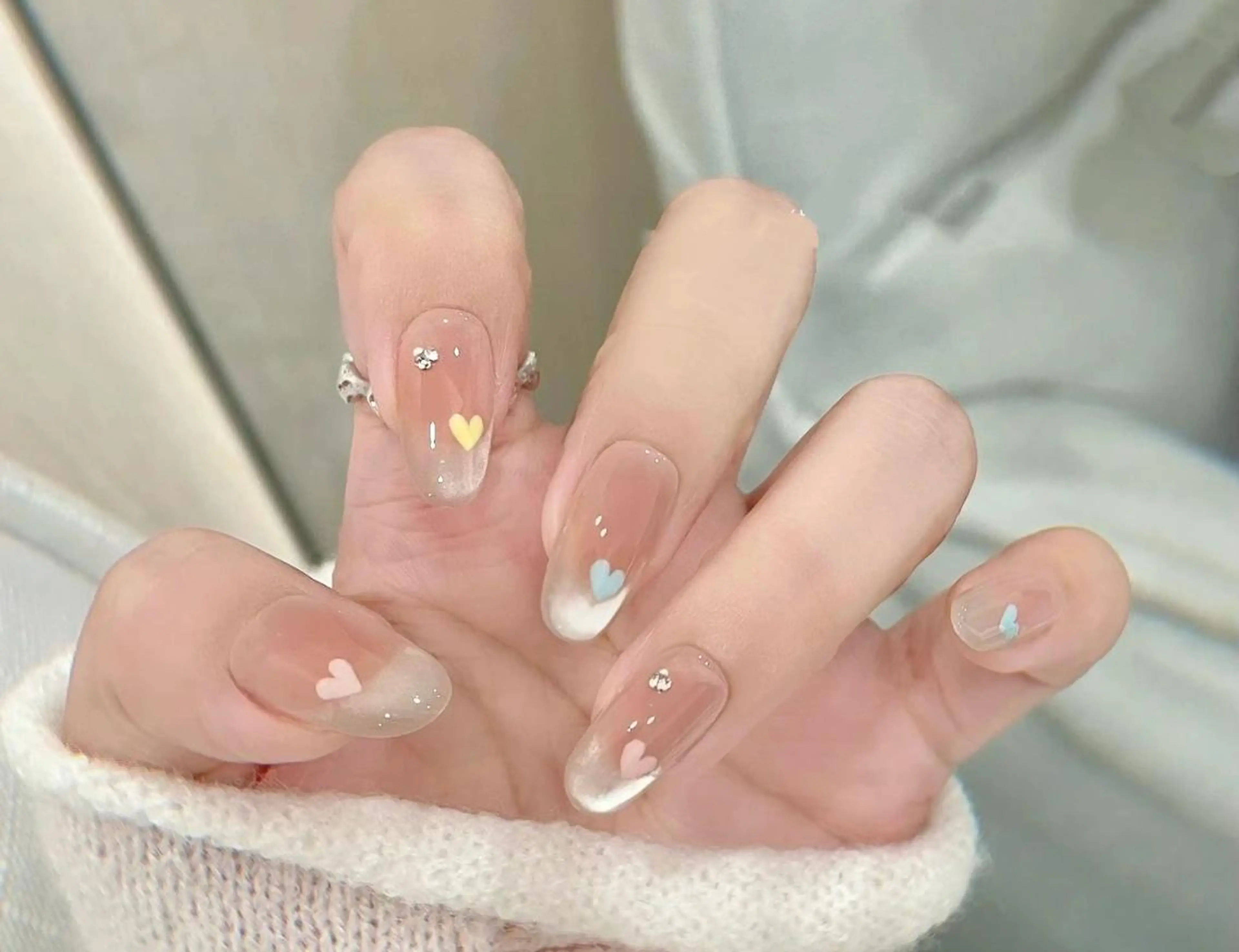 ネイル オーロラネイル チークネイル 長さ出し フットネイル フレンチネイル ハンドネイル リラネイル Aikenのネイルデザイン