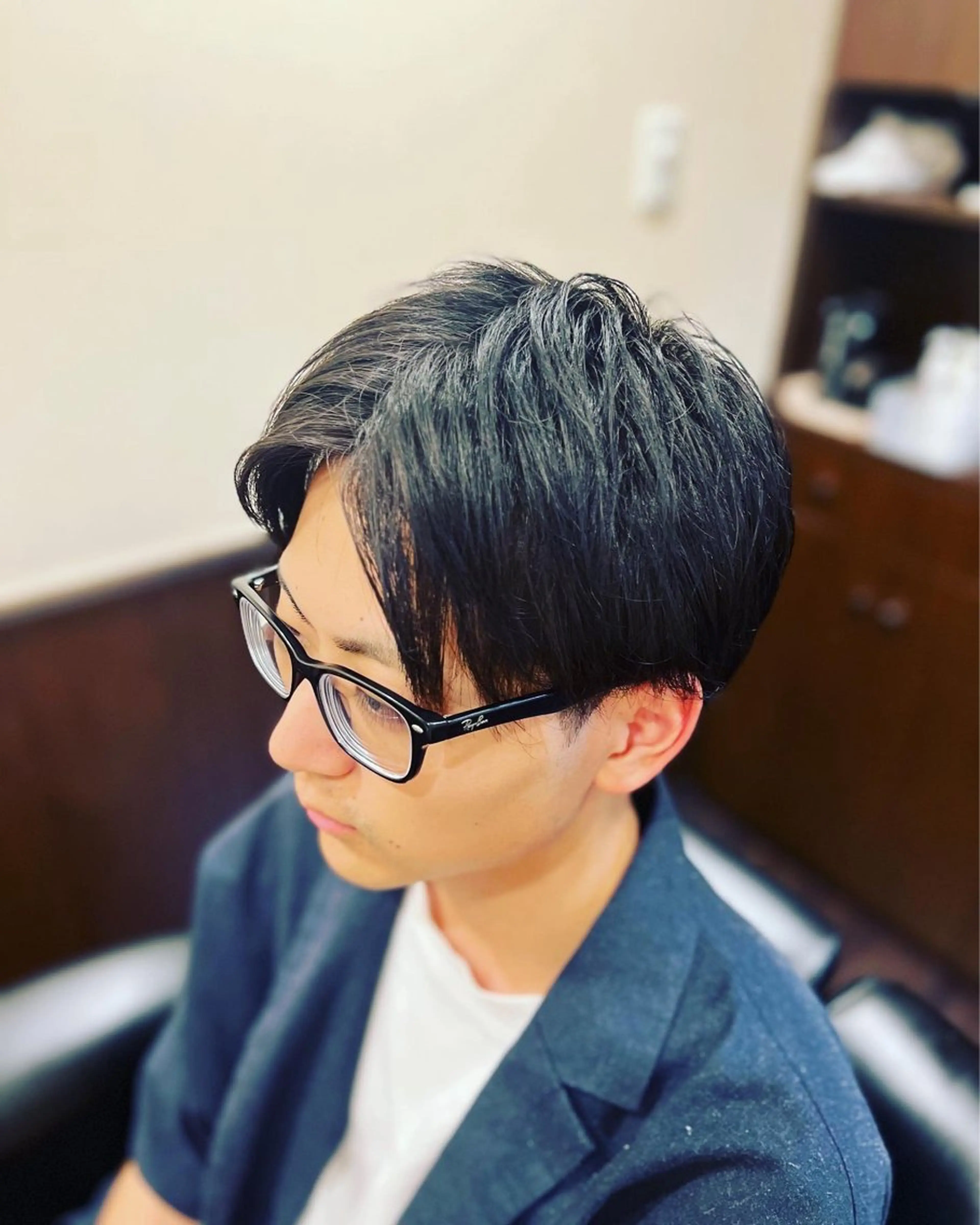 ショート メンズ センターパート ツーブロック 銀座バルビエグラン 角田雅樹（夜限定）のヘアスタイル