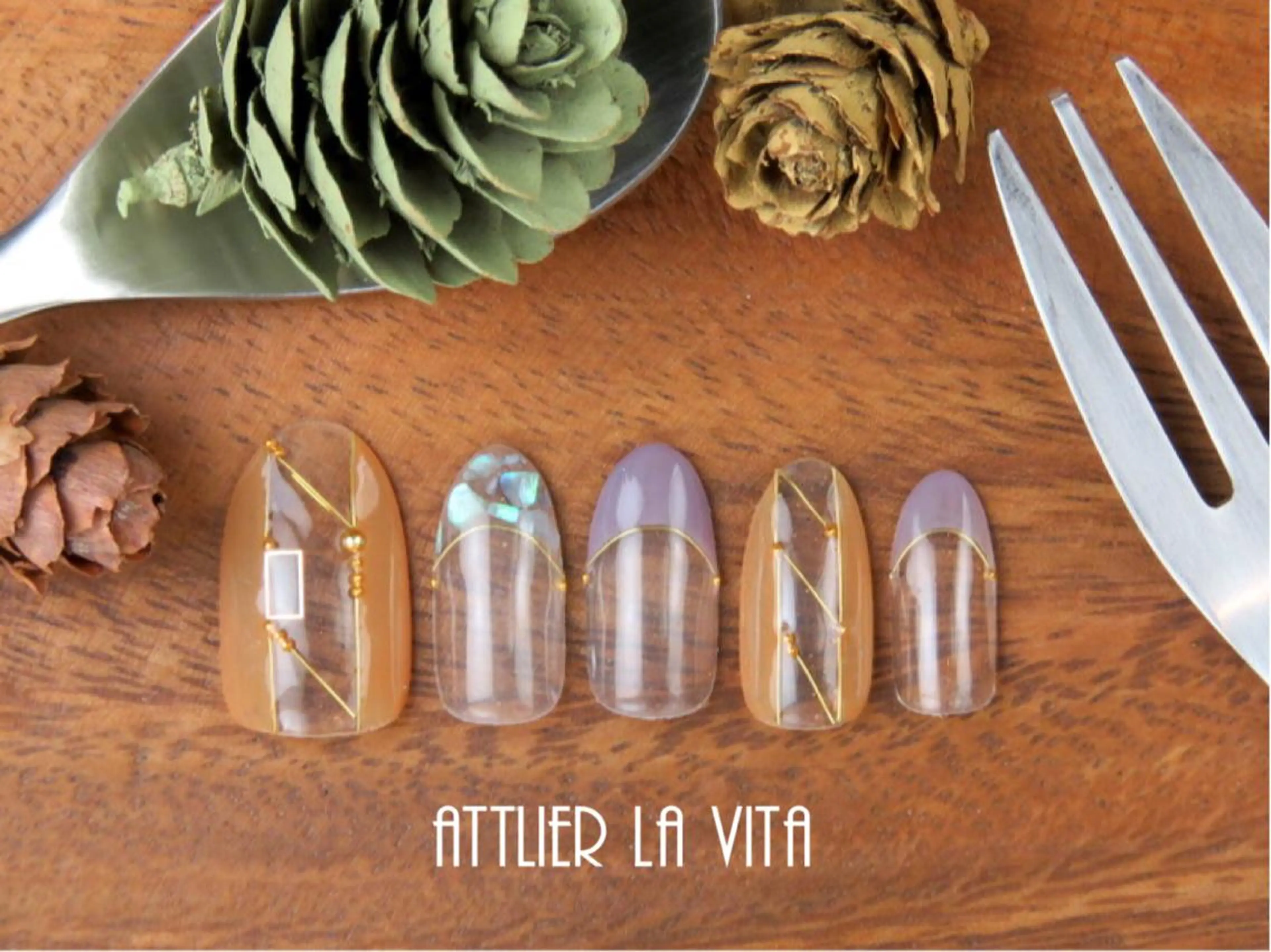 ネイル ゴールド lavita. mimuraのネイルデザイン