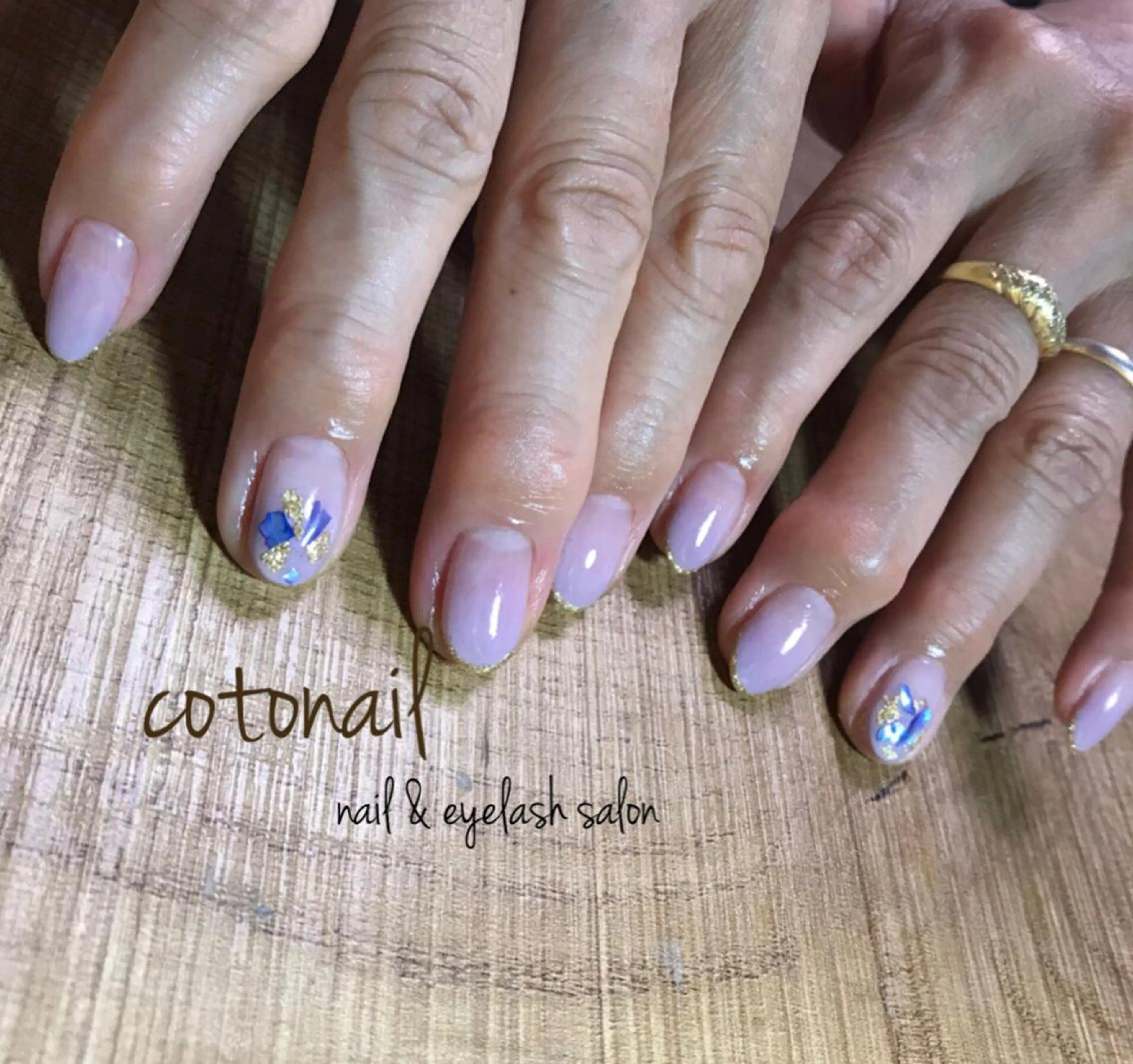 ミディアム ネイル アートネイル ハンドネイル ツメトマツゲ .のネイルデザイン