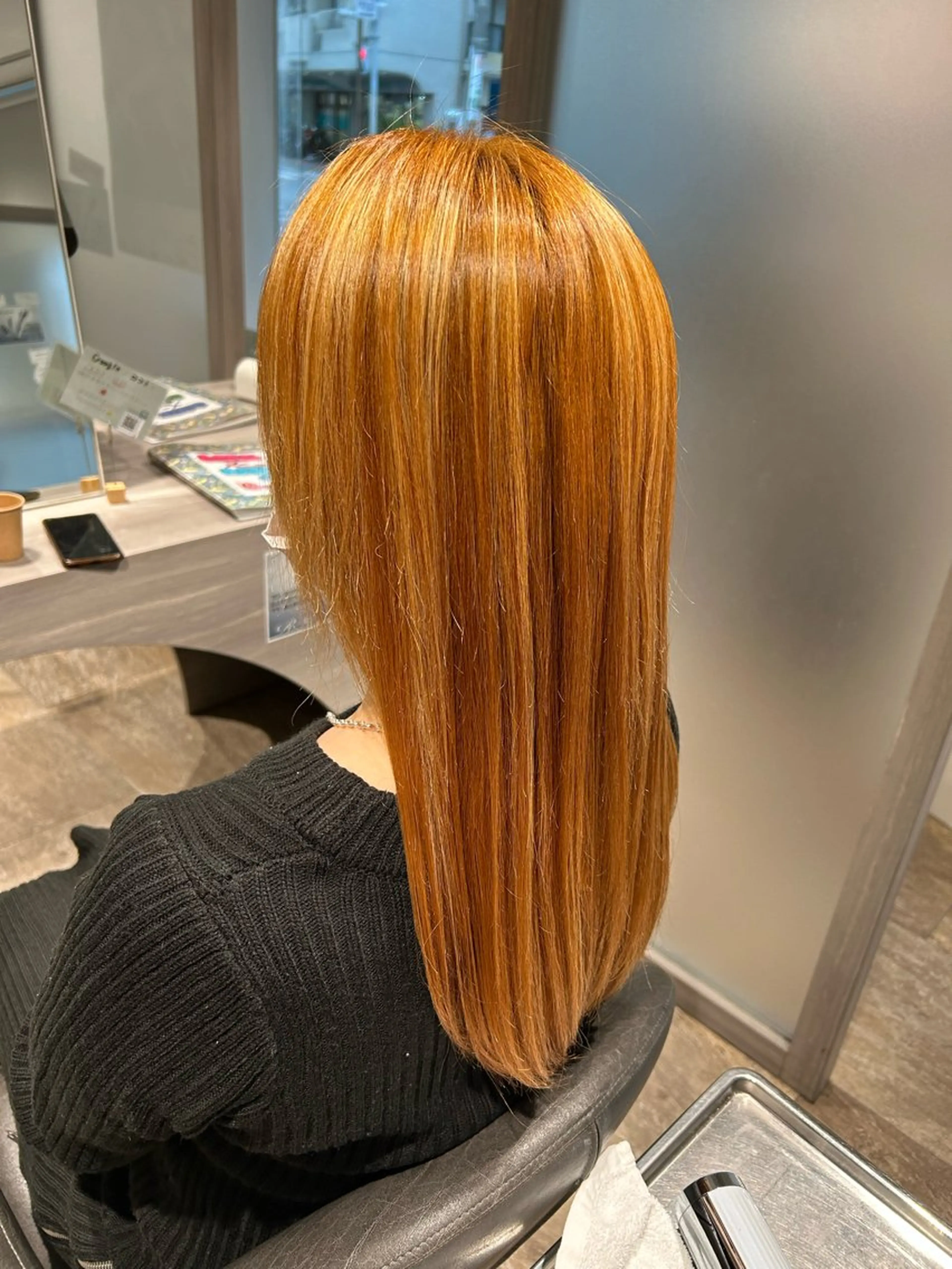 ロング カラー ブリーチ 武井 哉子のヘアスタイル