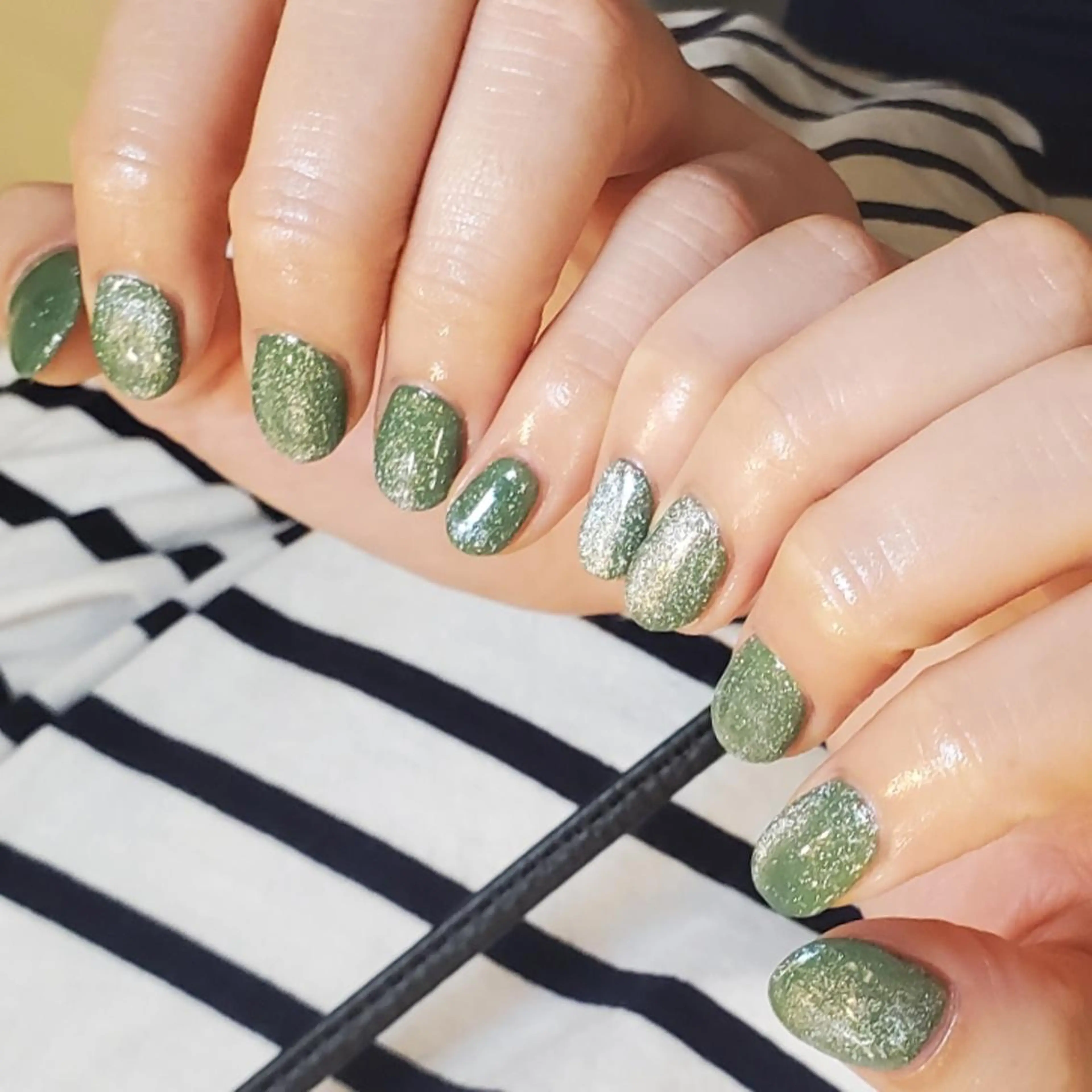 ネイル マグネットネイル MoM マムネイル原宿のネイルデザイン