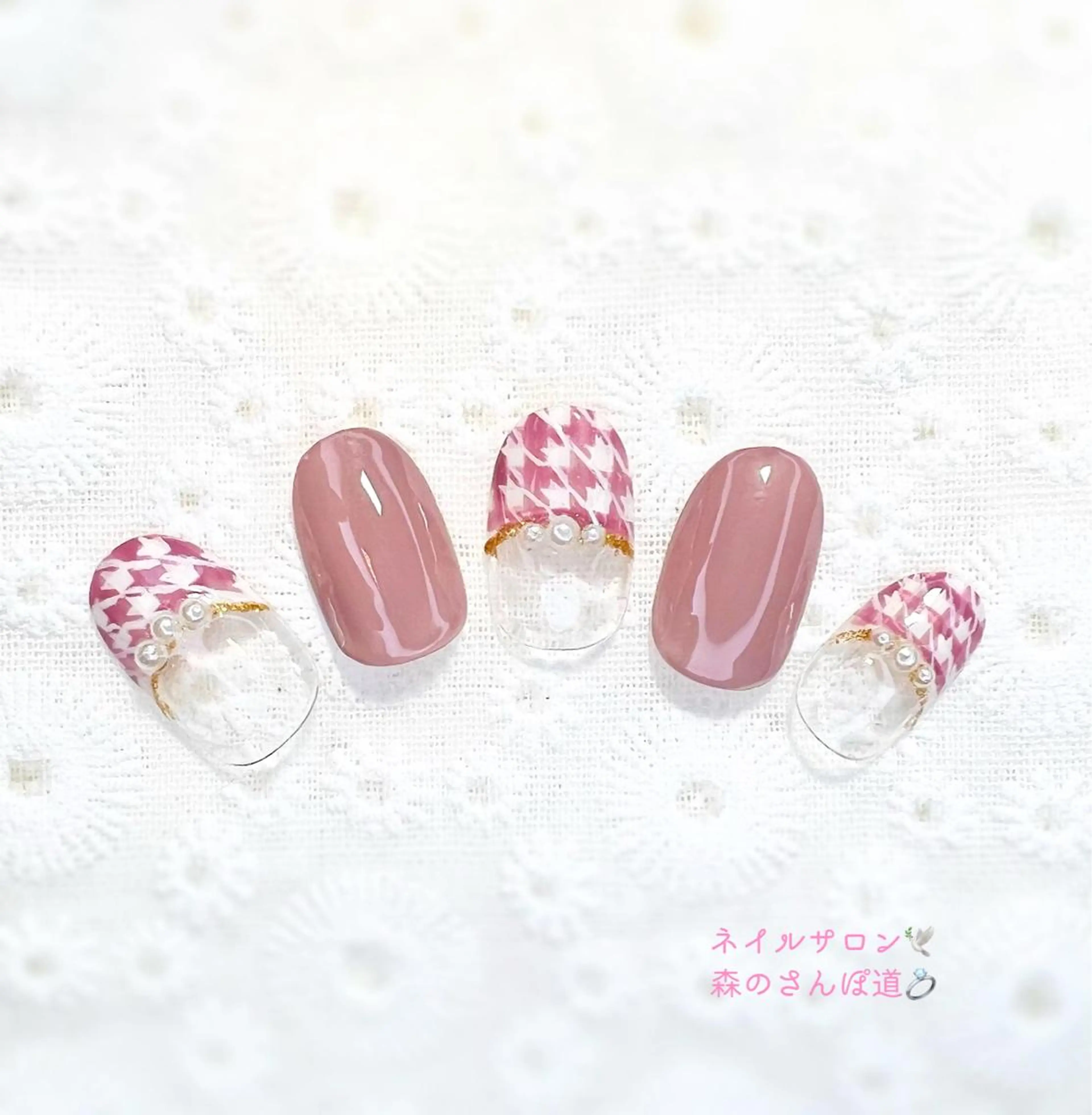 ネイル カジュアル ジェルネイル ガーリー 春ネイル ハンドネイル ショートネイル 森のさんぽ道のネイルデザイン