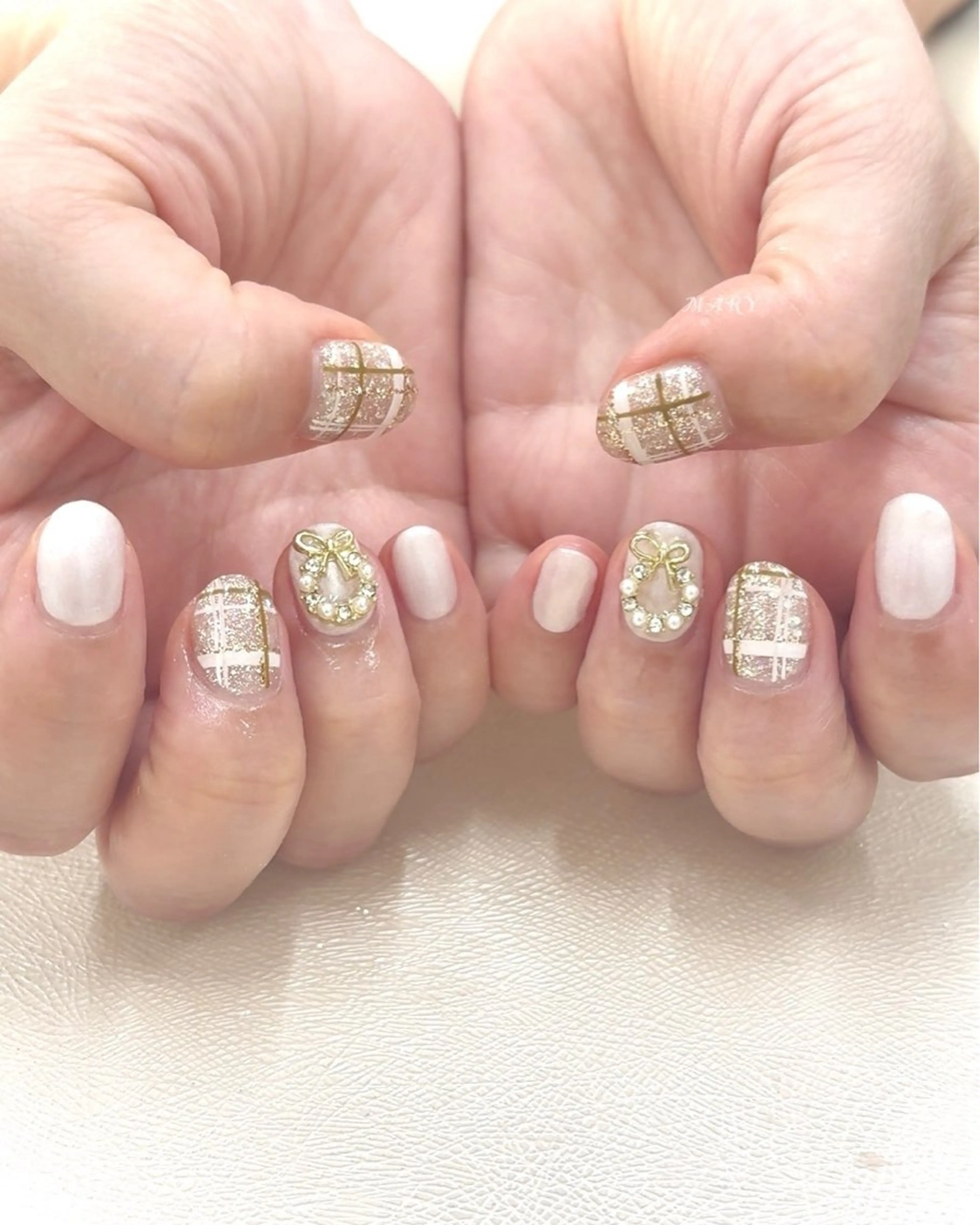 ネイル ニュアンスネイル ワンカラーネイル ホワイト 冬ネイル ハンドネイル Mary nail .narumiのネイルデザイン