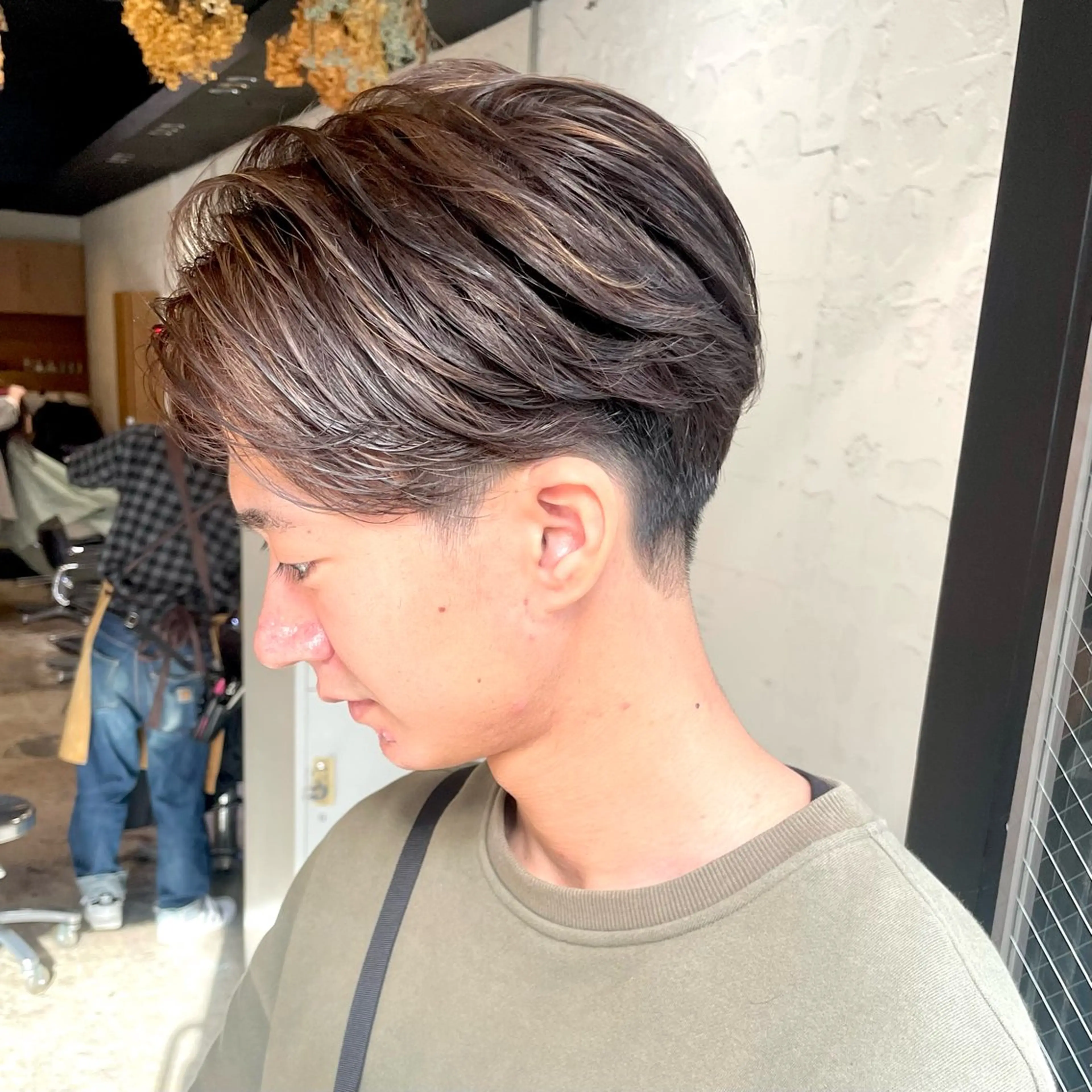 カラー メンズ センターパート メンズハイライト ハイライトカラー カット ヘアカラー トリートメント 🔥メンズショート 職人🔥大澤龍也のヘアスタイル