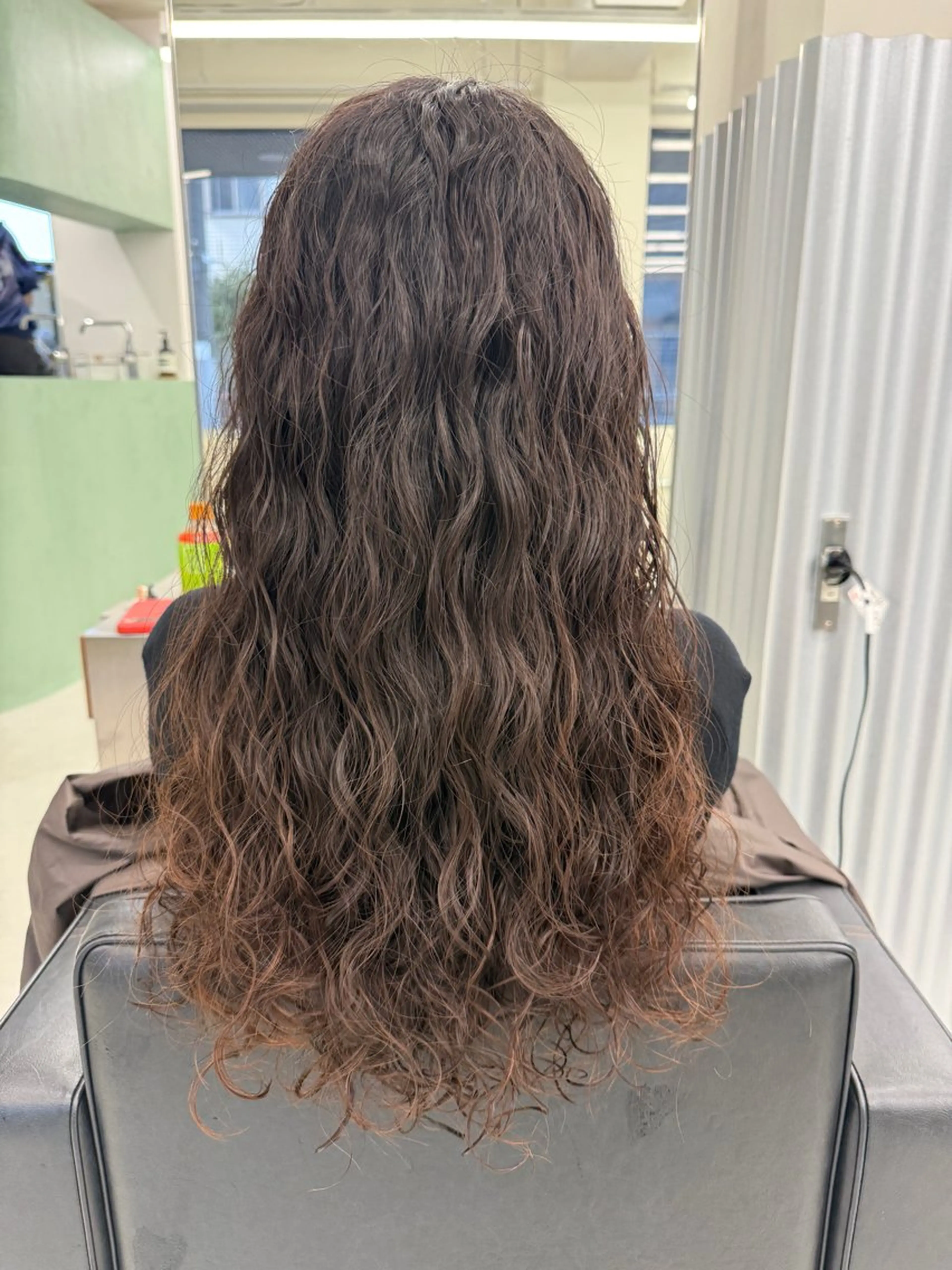 ロング カラー カット パーマ 表参道🌿赤み消し カラー/チナツのヘアスタイル