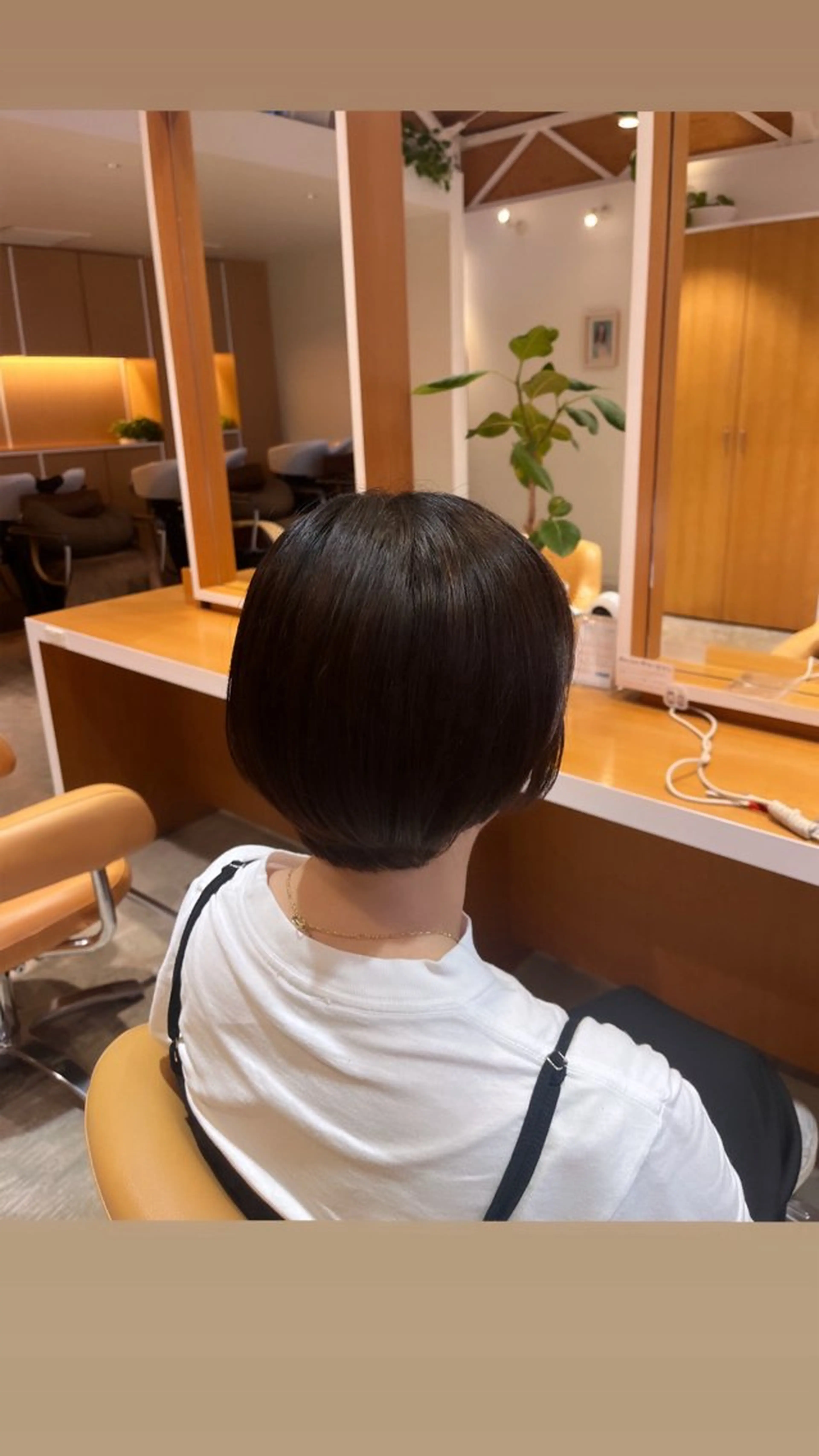 ショート カラー ブラウンカラー 中野 百乃華のヘアスタイル