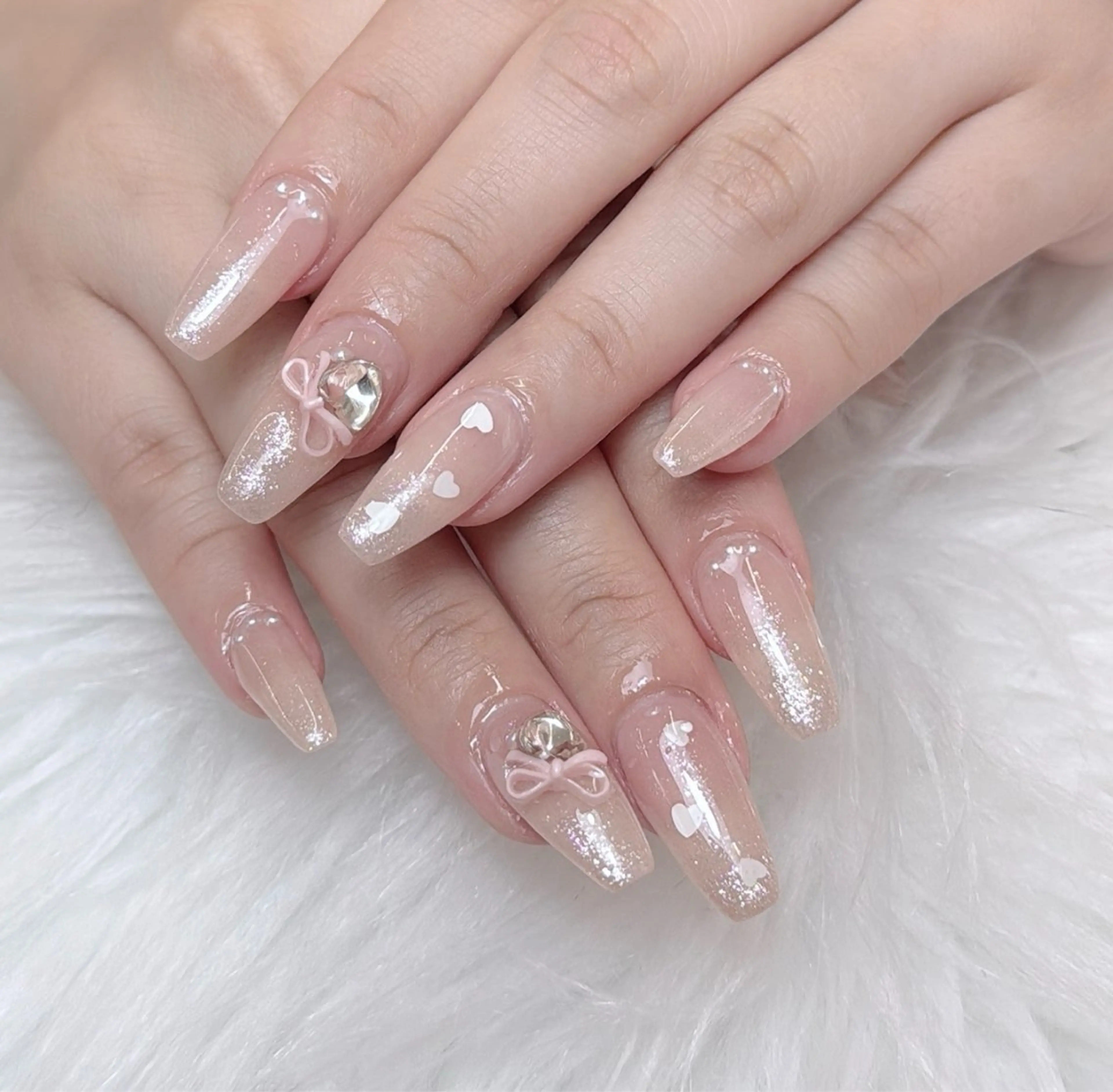 ネイル オーロラネイル ブラウン フラッシュネイル フラワーネイル ホログラムネイル ハンドネイル REI NAIL1のネイルデザイン