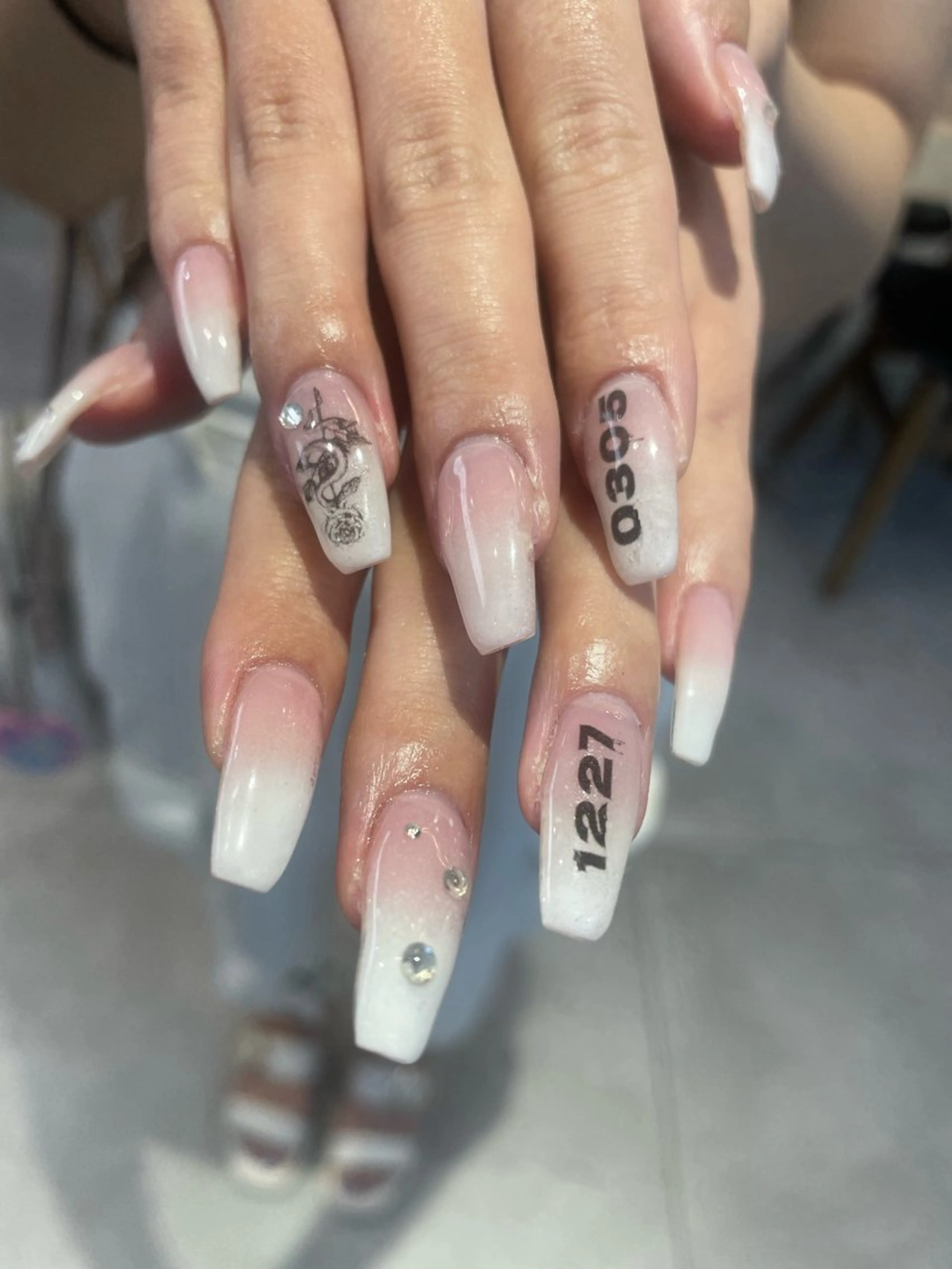 ネイル 🎀ボブ＋ハイトーン シュカ👶🏻のヘアスタイル