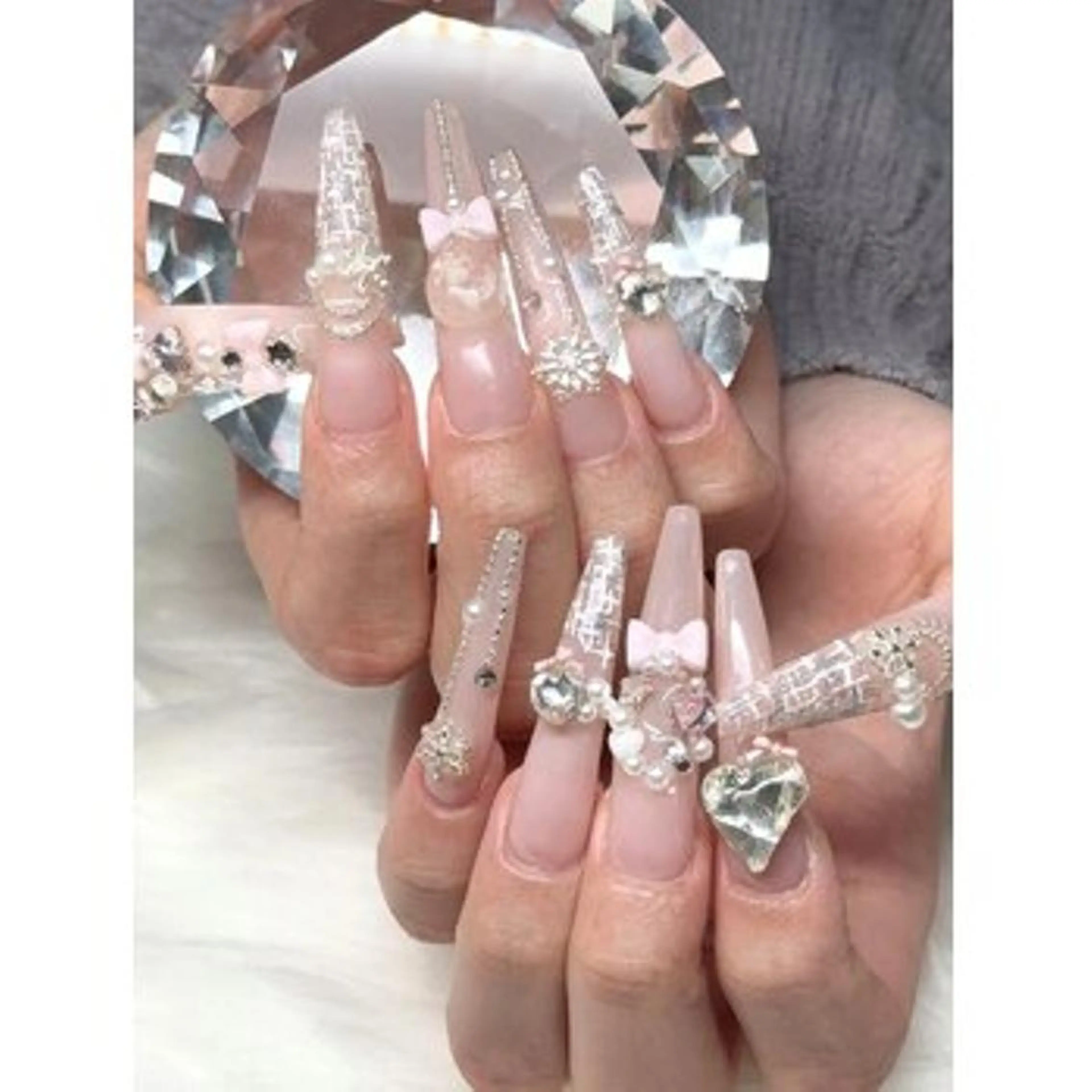 カラー ベージュカラー グラデーションカラー ピンクカラー ハンドネイル Bling Salonのネイルデザイン