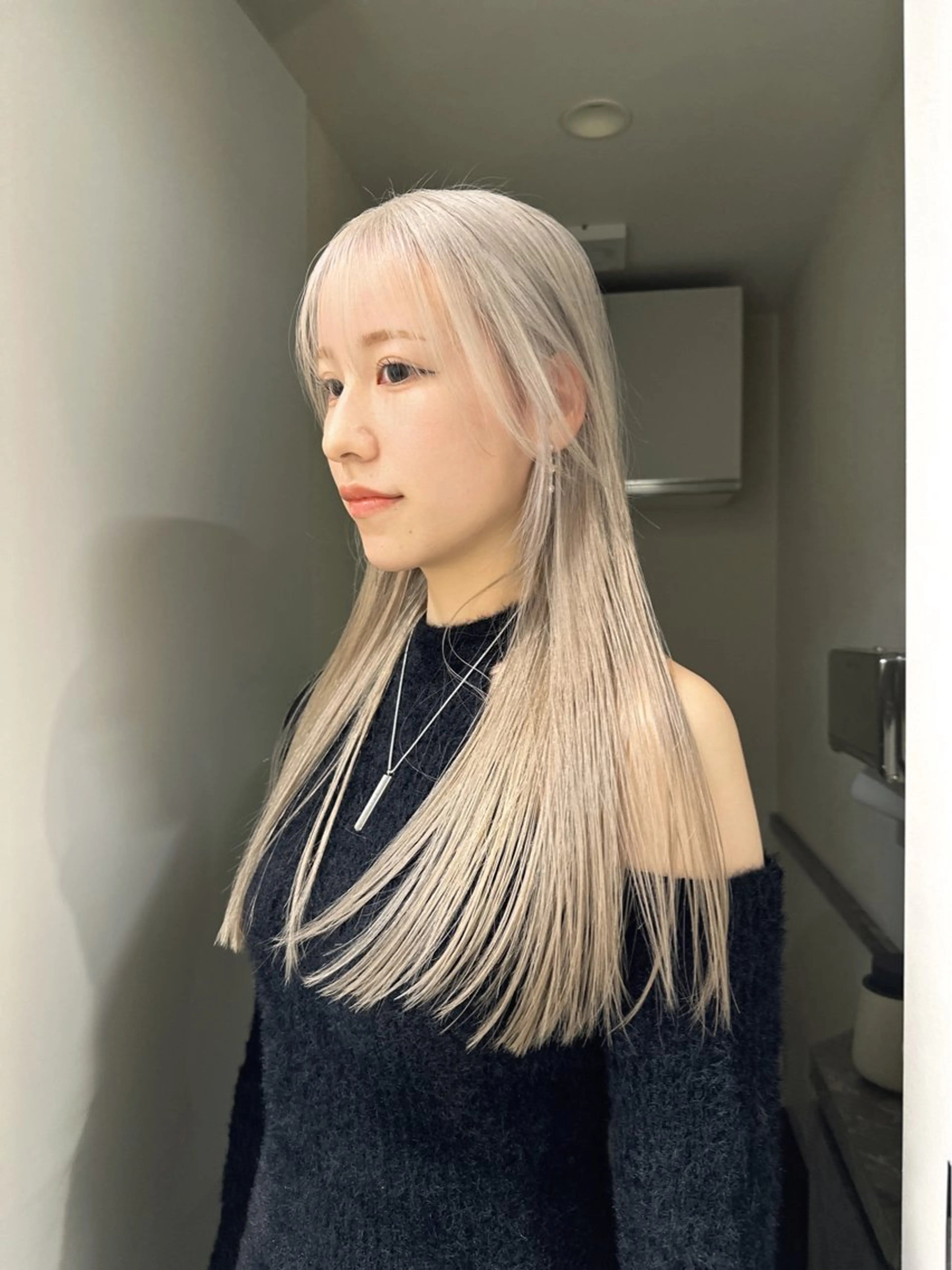 ロング カット トリートメント レイヤーカット 透明感カラーのヘアスタイル