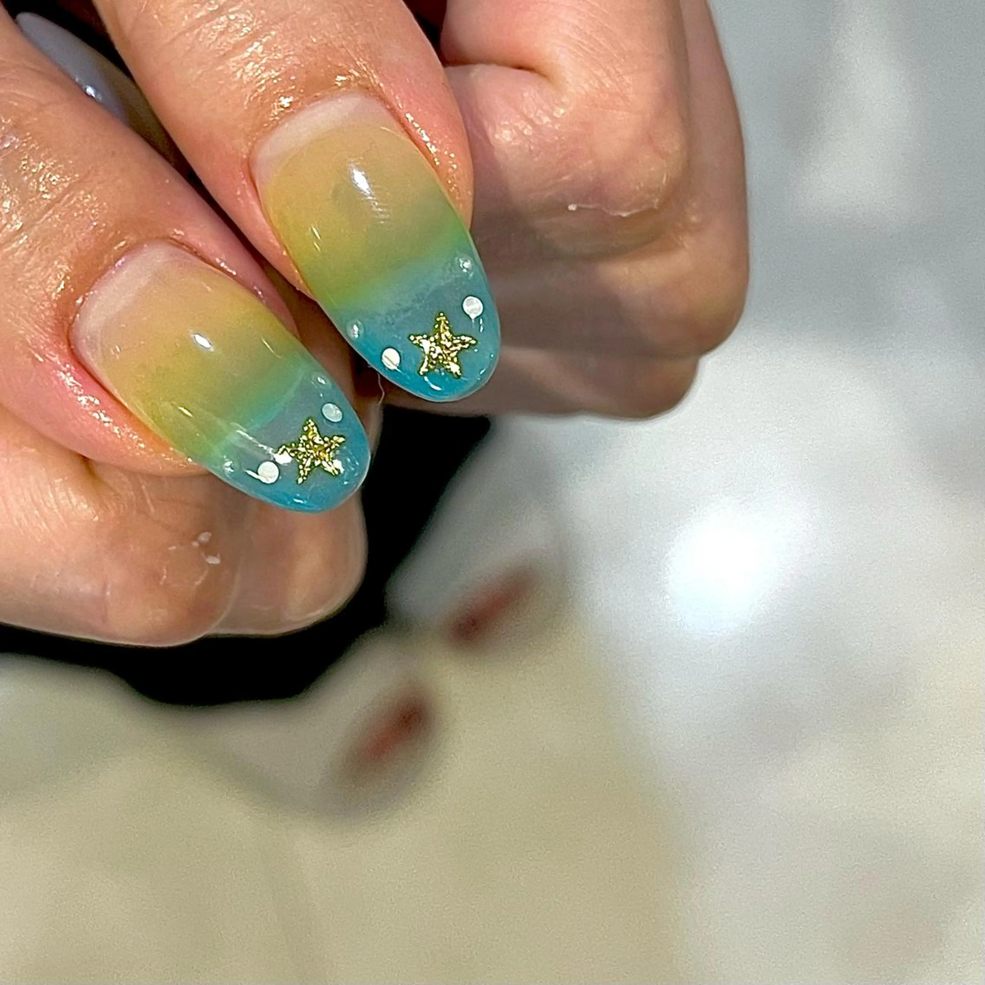 ネイル フラワーネイル グラデーション キラキラネイル 春ネイル 夏ネイル para ☀︎ sol by BECK所属・Para Sol nail　Maoのネイルデザイン