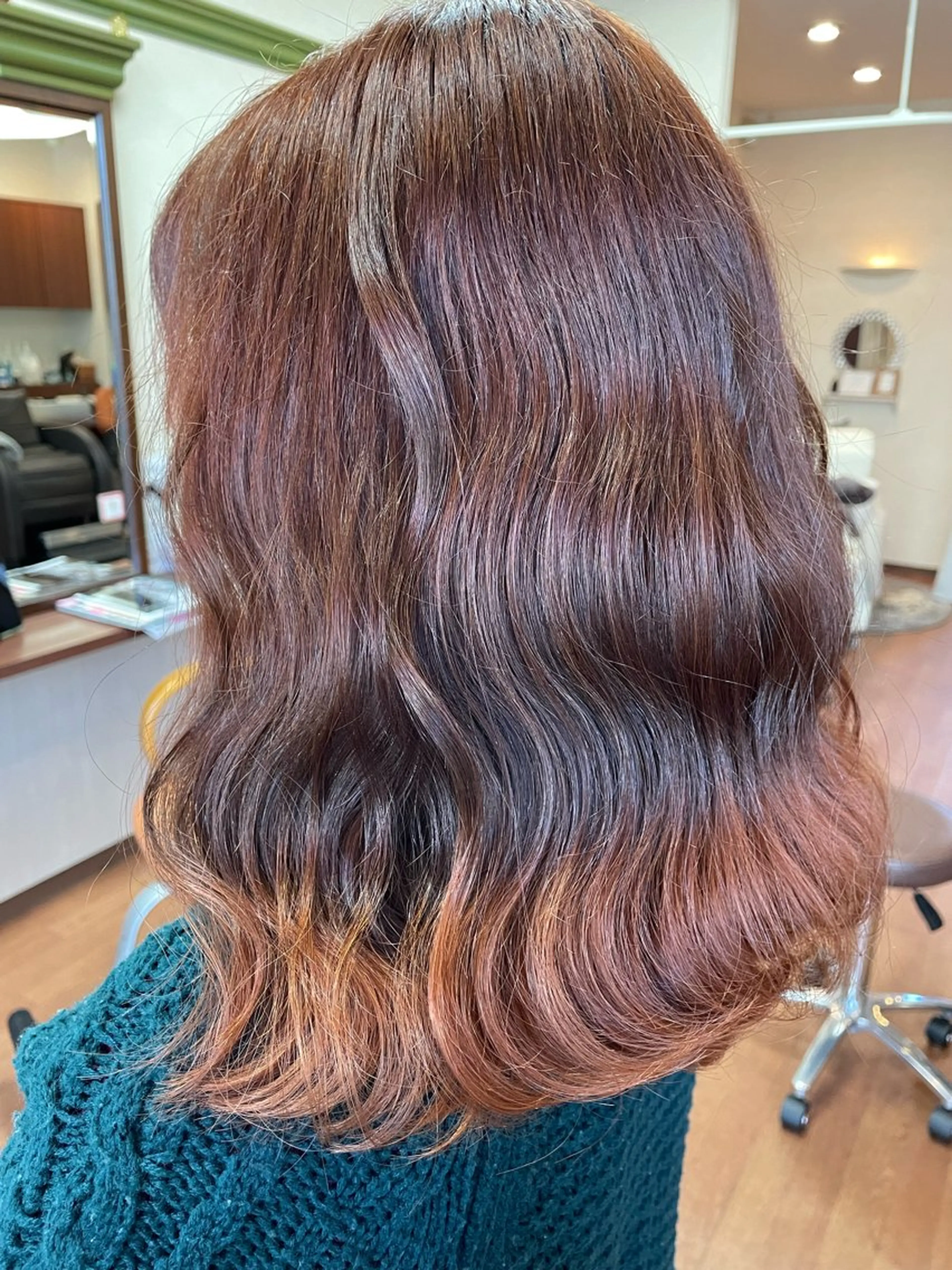 カラー Vyuha ビューハのヘアスタイル