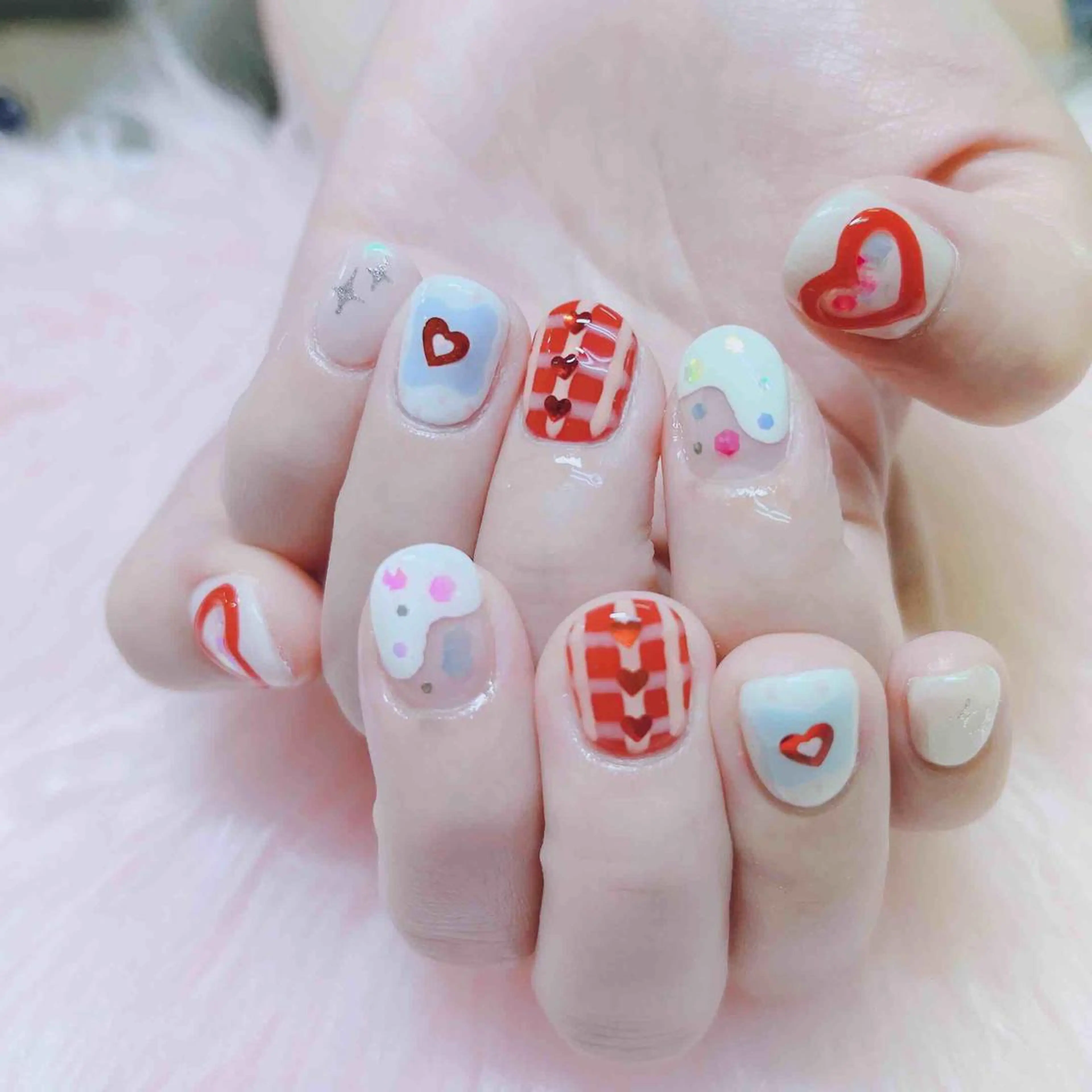 ネイル ハート ハンドネイル MoonNail ユリ🌸のネイルデザイン