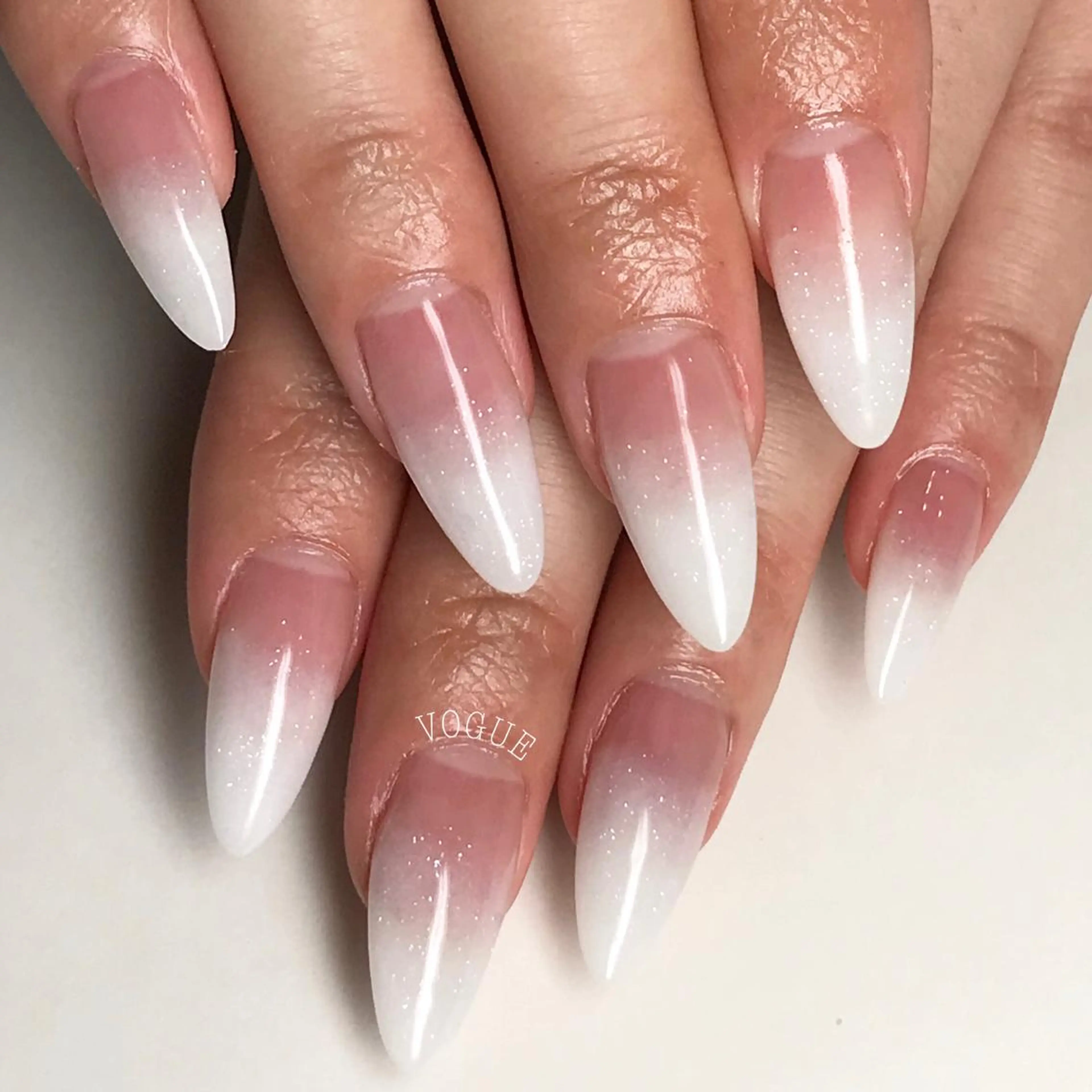 ネイル グラデーション ワンカラーネイル VOGUE ×SWANのネイルデザイン