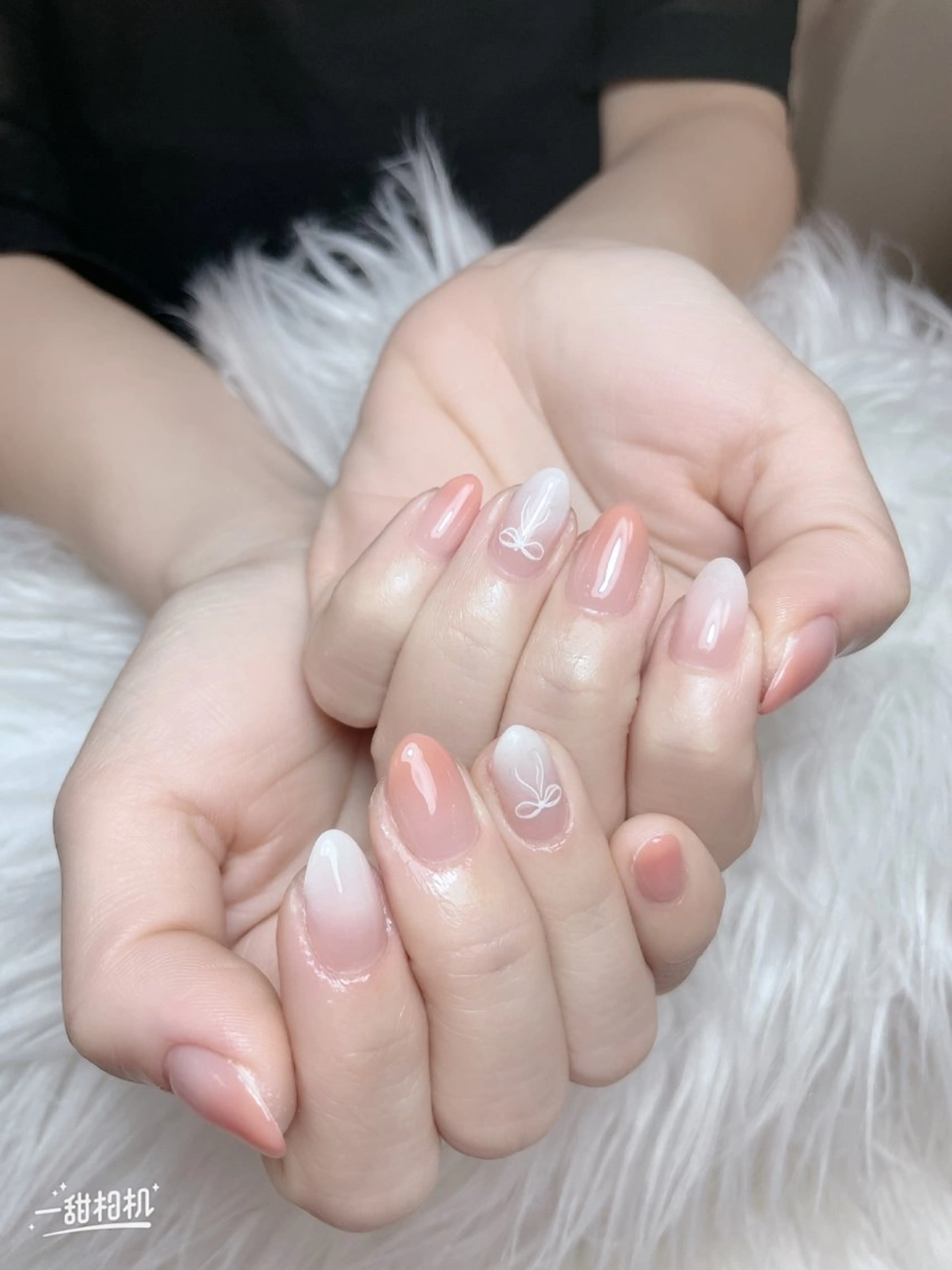 ネイル チークネイル 長さ出し フレンチネイル キラキラネイル ラメ(グリッター) ハンドネイル Vp ネイルのネイルデザイン