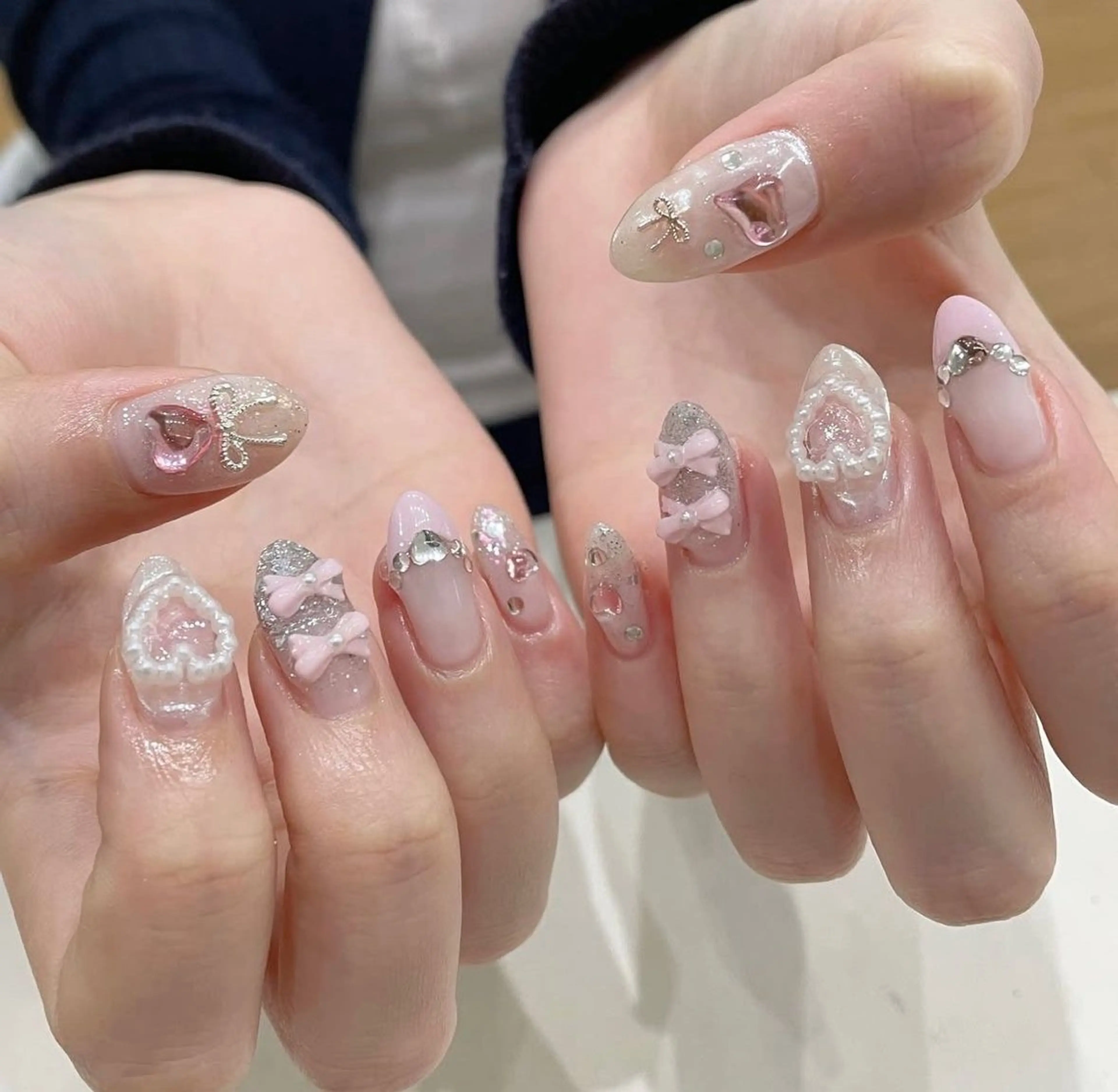 カラー グラデーションカラー ピンクカラー ハンドネイル AIN Nailのネイルデザイン