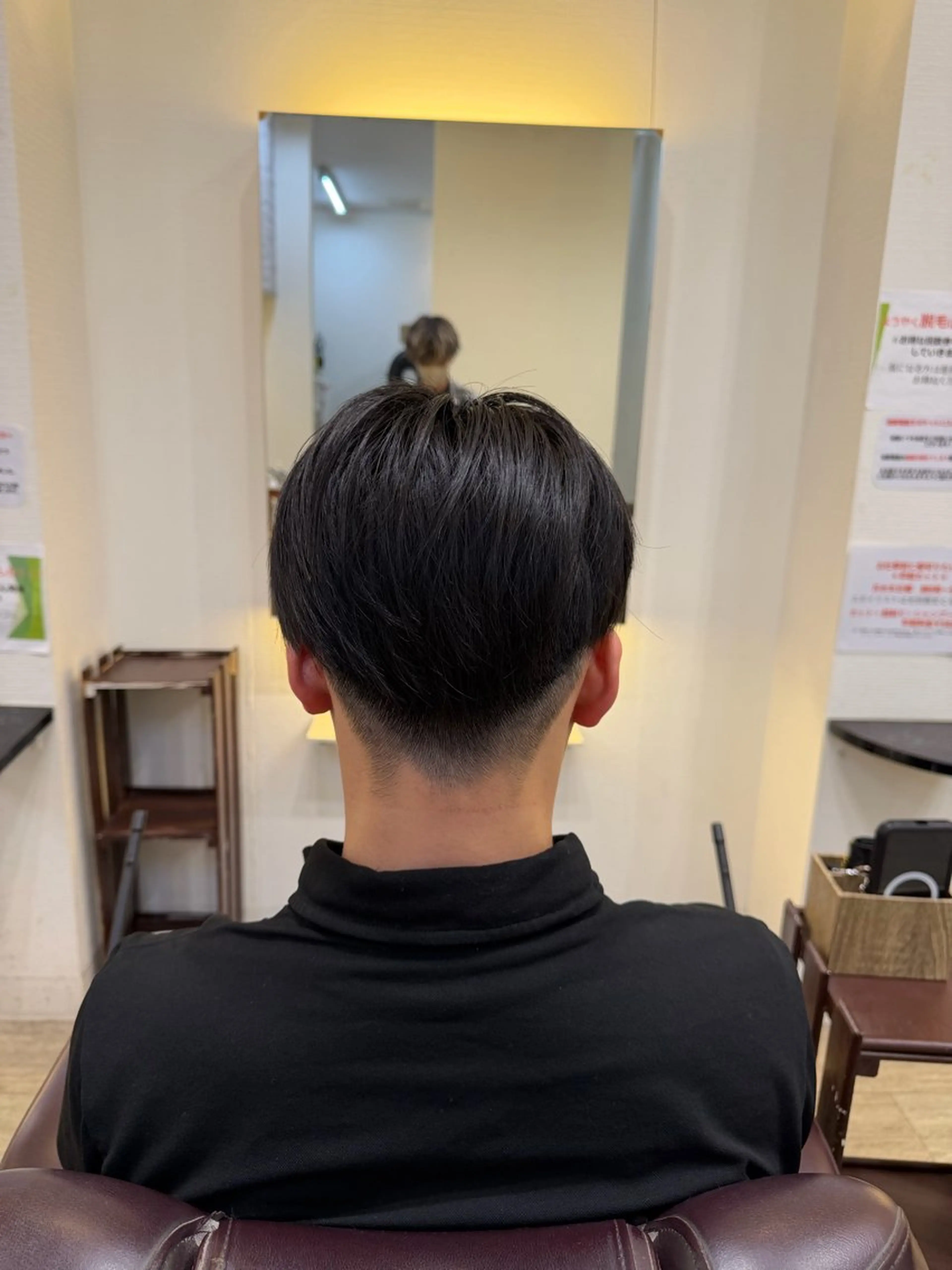 ミディアム 呉屋 俊介のヘアスタイル