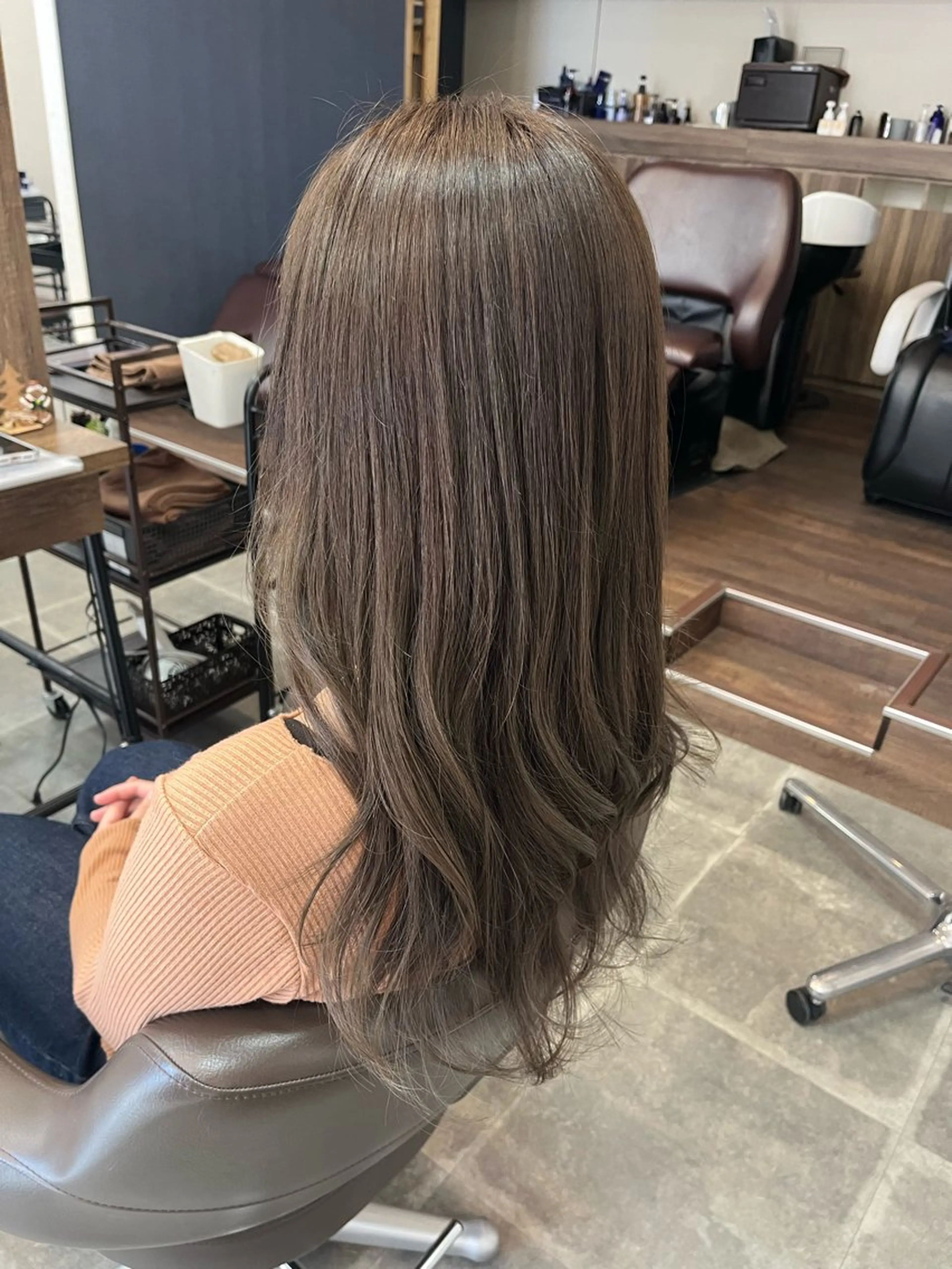 ロング 鈴木 絢奈のヘアスタイル