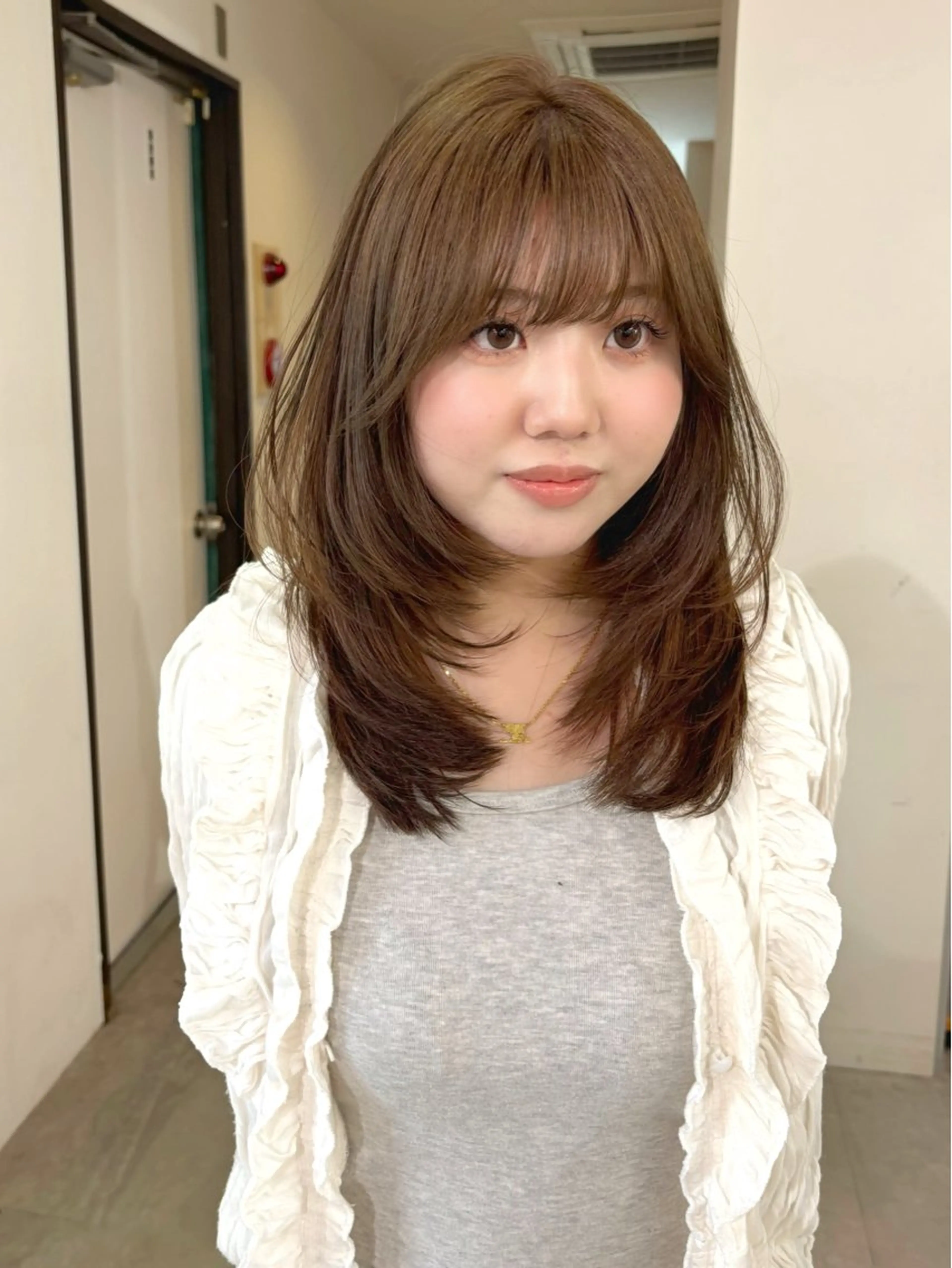 ミディアム カラー ベージュカラー ブリーチ 透明感カラー ダブルカラー ブリーチなしカラー カット ヘアカラー mizuki/ピンク ベージュ.レイヤーのヘアスタイル