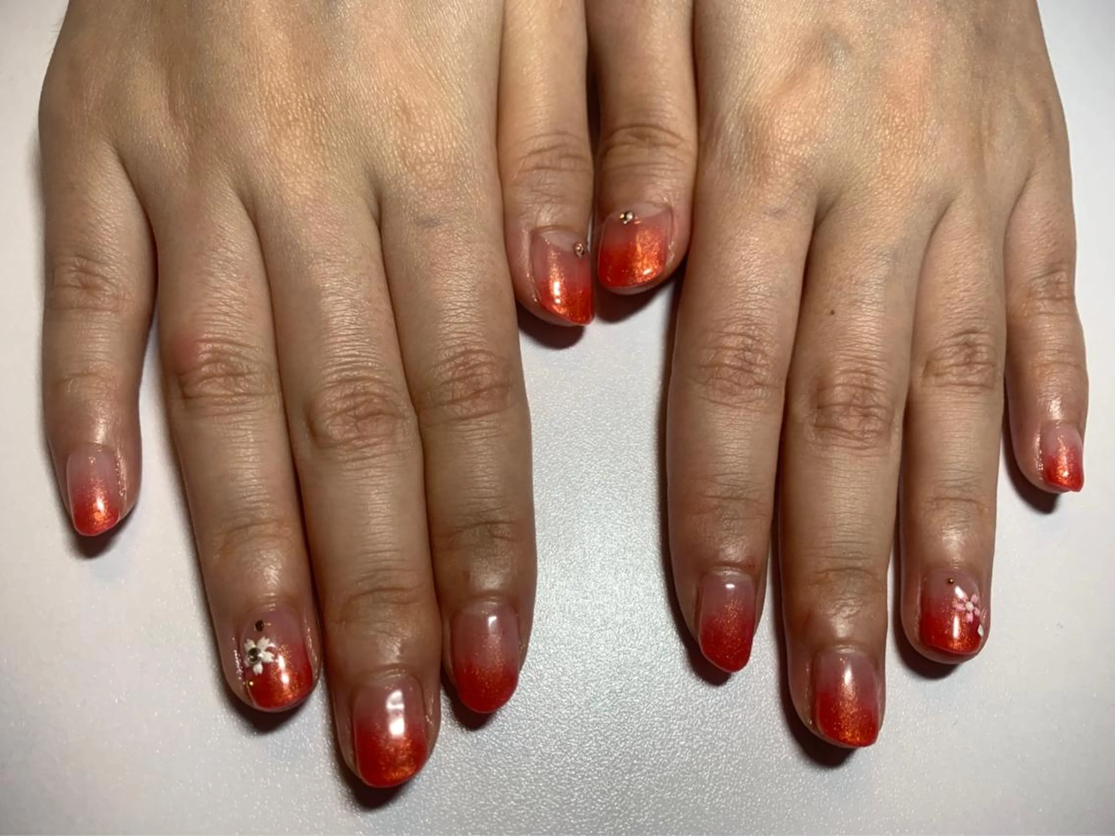 ネイル グラデーション 赤色 松山 美由紀のネイルデザイン
