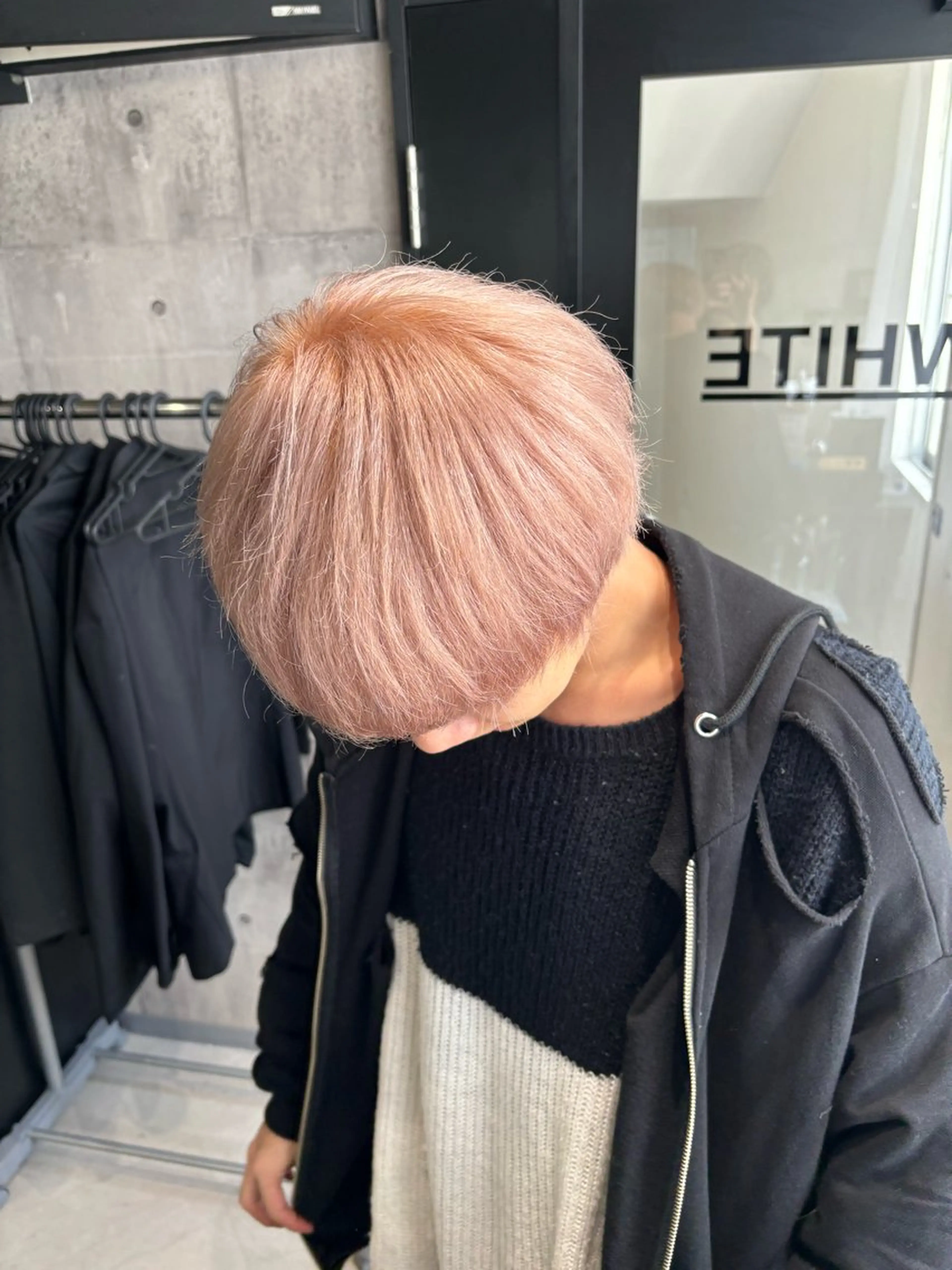カラー メンズ ブロンド カット ヘアカラー トリートメント _WHITE / KENTOのヘアスタイル