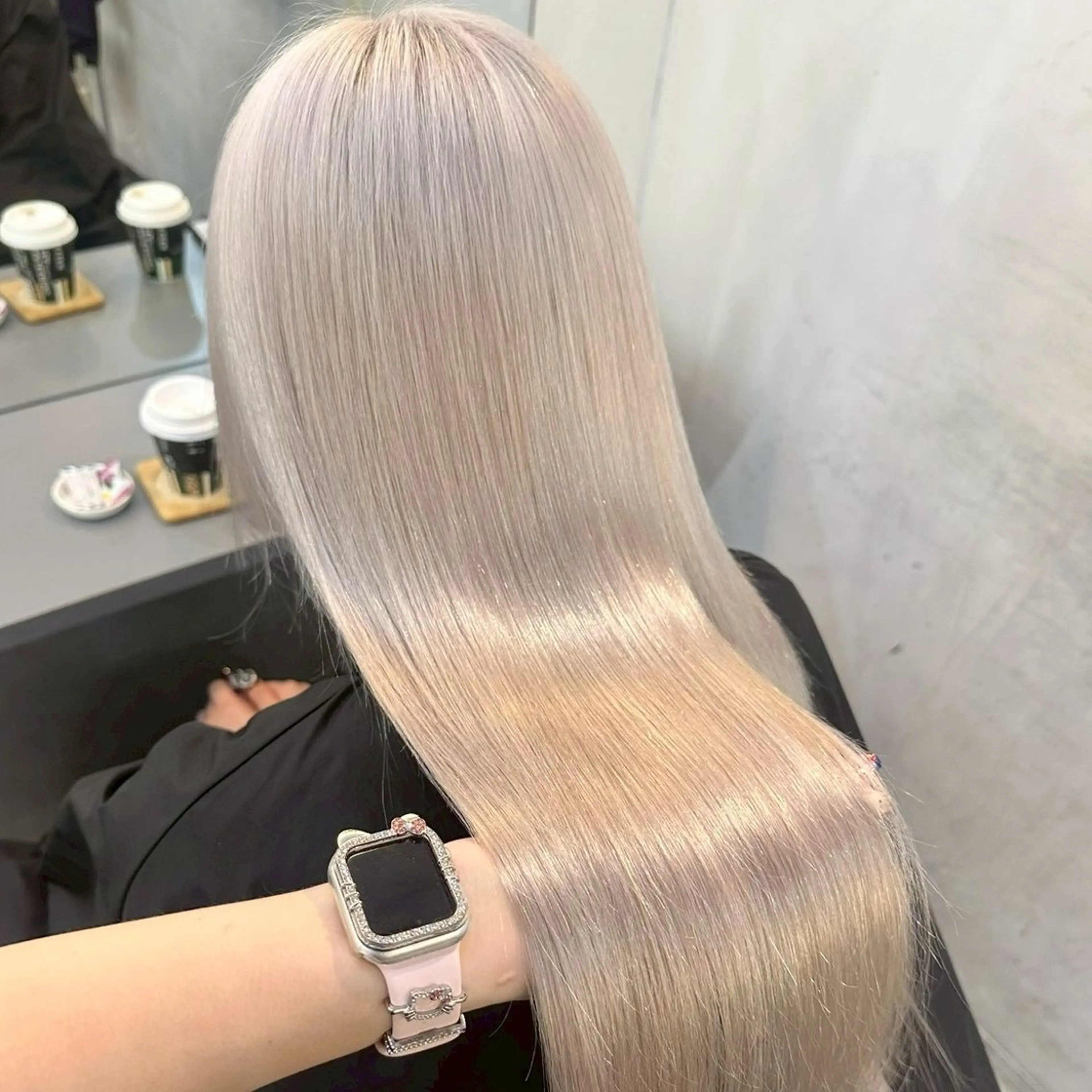 ロング カラー ブリーチ/レイヤー 🐥HIYORIのヘアスタイル