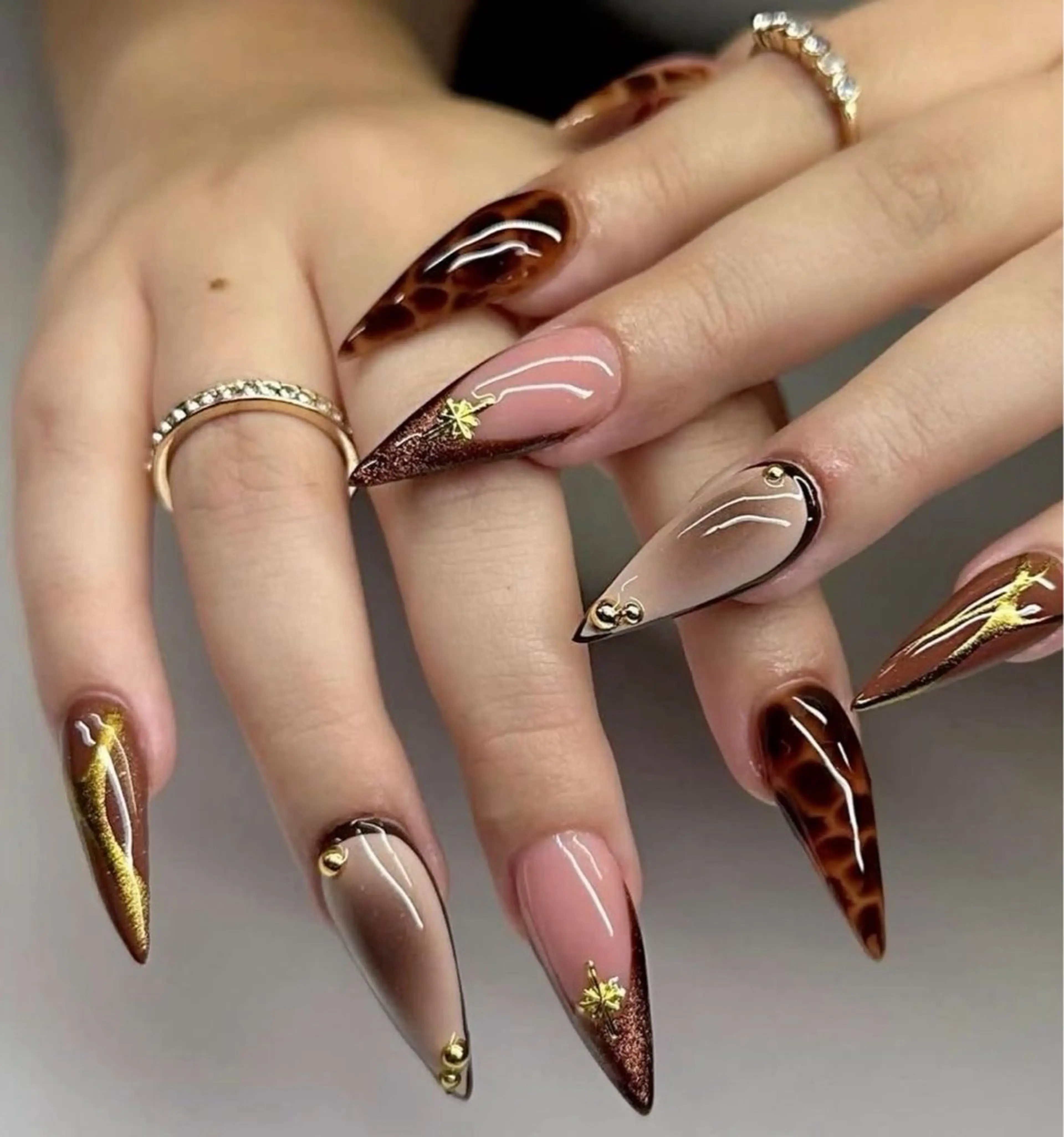 ネイル アートネイル 長さ出し ジェルネイル マグネットネイル ニュアンスネイル Cloudy Chan Nailのネイルデザイン