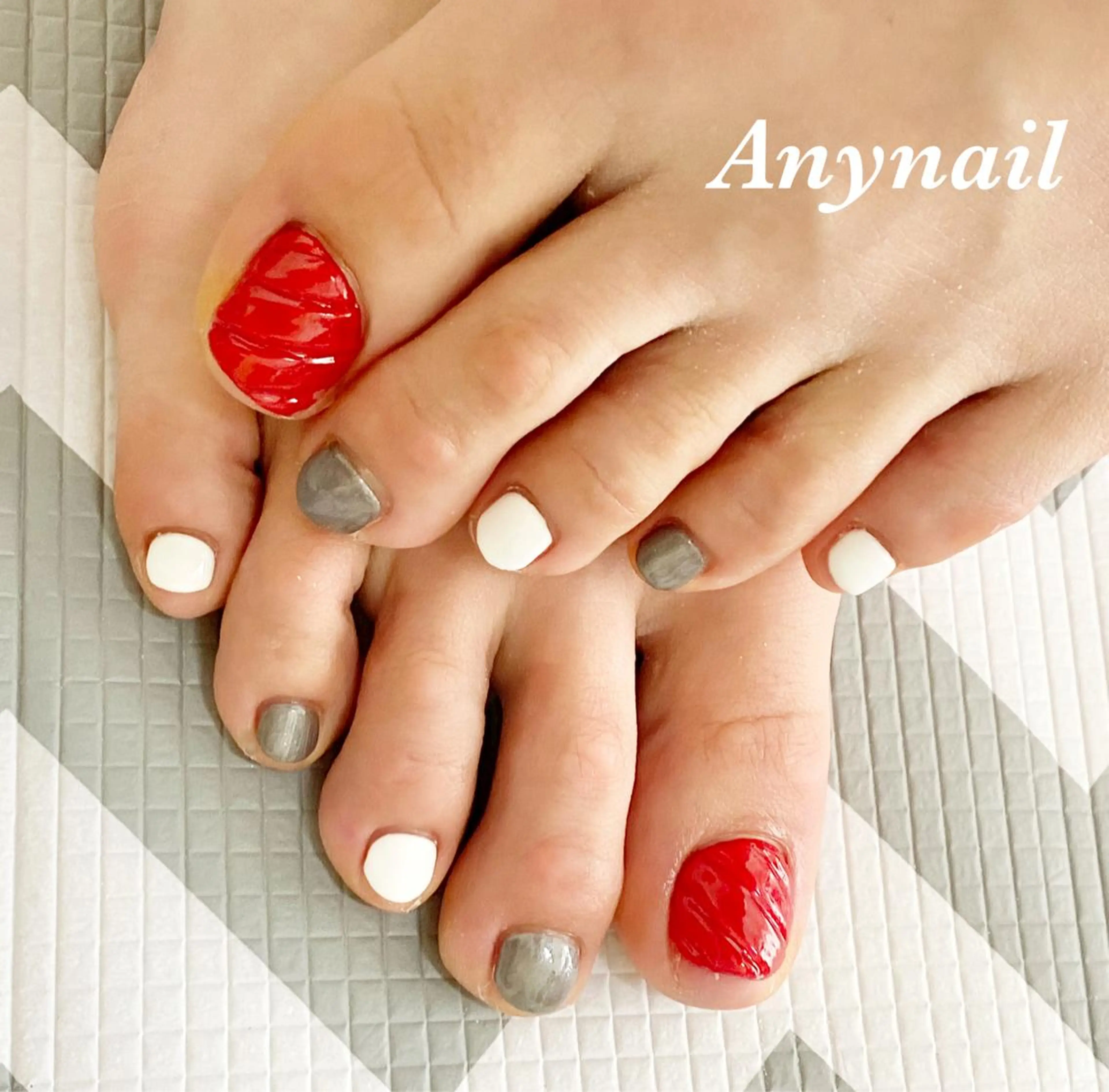 ネイル ブルー フットネイル ジェルネイル 赤色 フットネイル 岩澤 恵子のネイルデザイン