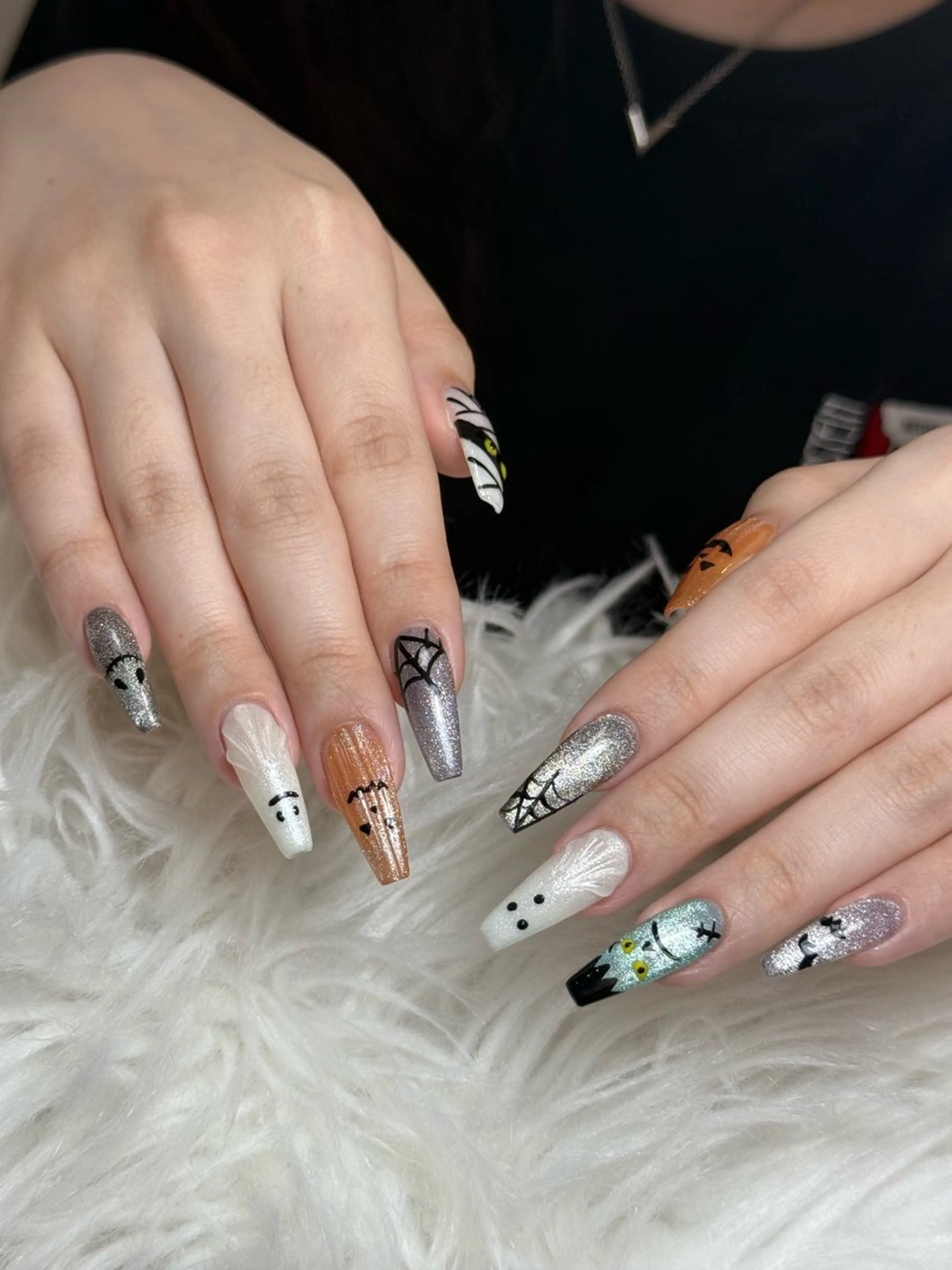 ネイル ボルドー ブラウン チークネイル ドット フットネイル Julli NailStudioのネイルデザイン