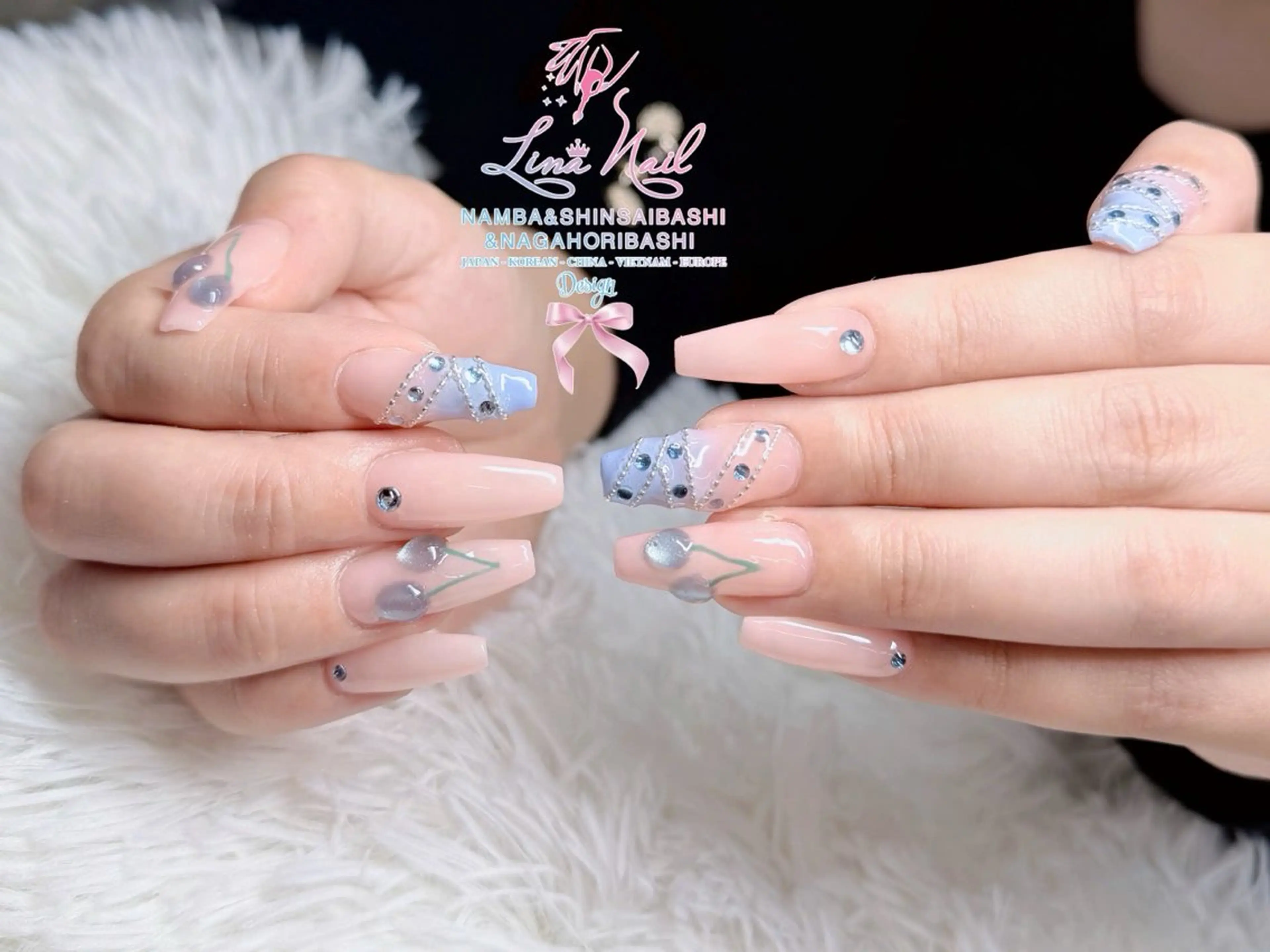 セミロング 韓国風ヘア クリスマス ハンドネイル 79Linanailnamba所属・Linanail Nambaのネイルデザイン