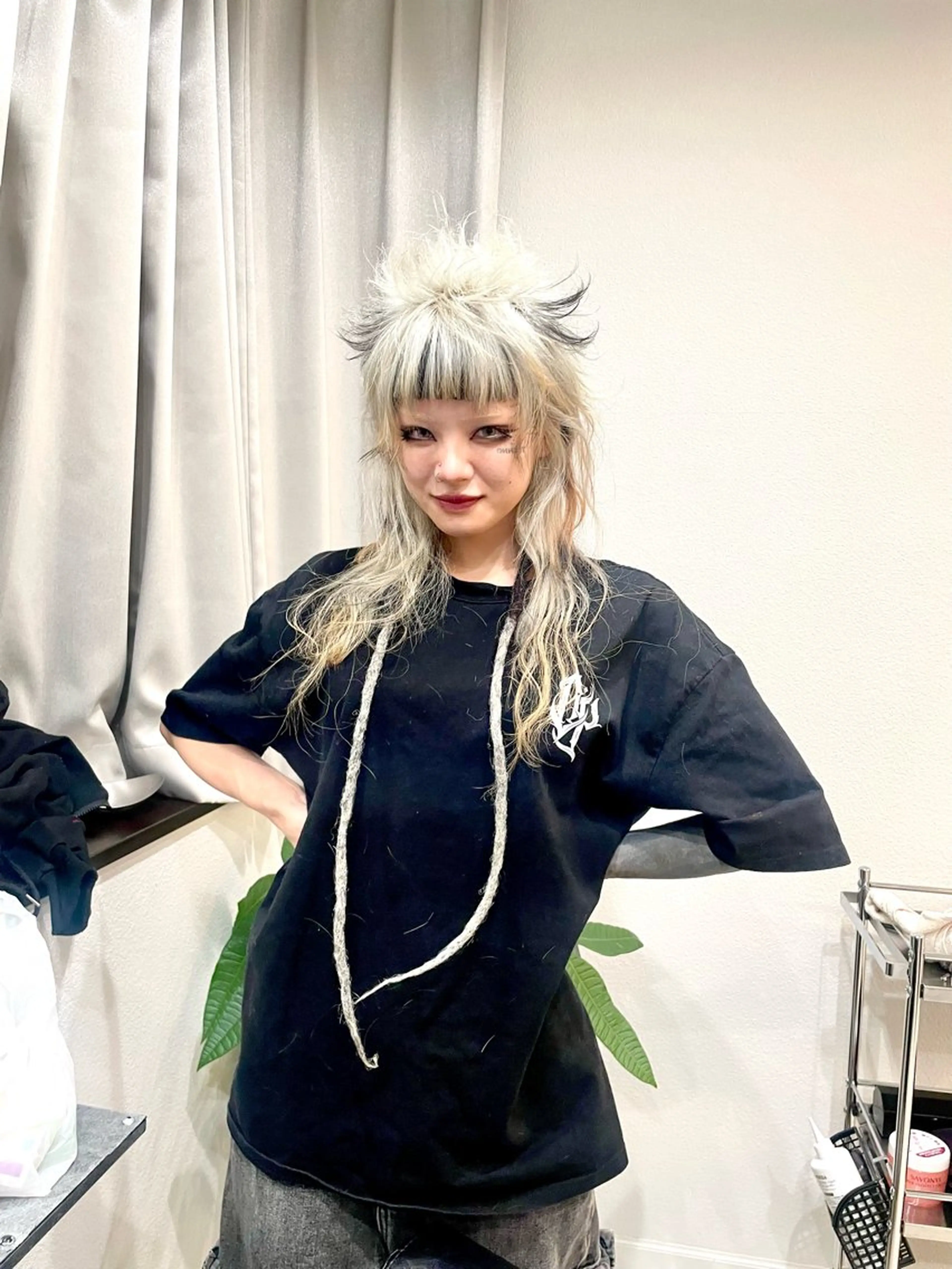 セミロング カラー ハイトーンカラー レイヤーカット ウルフカット カット ヘアカラー トリートメント ハイトーン/レイヤー /ウルフ⭐️永田⭐️のヘアスタイル