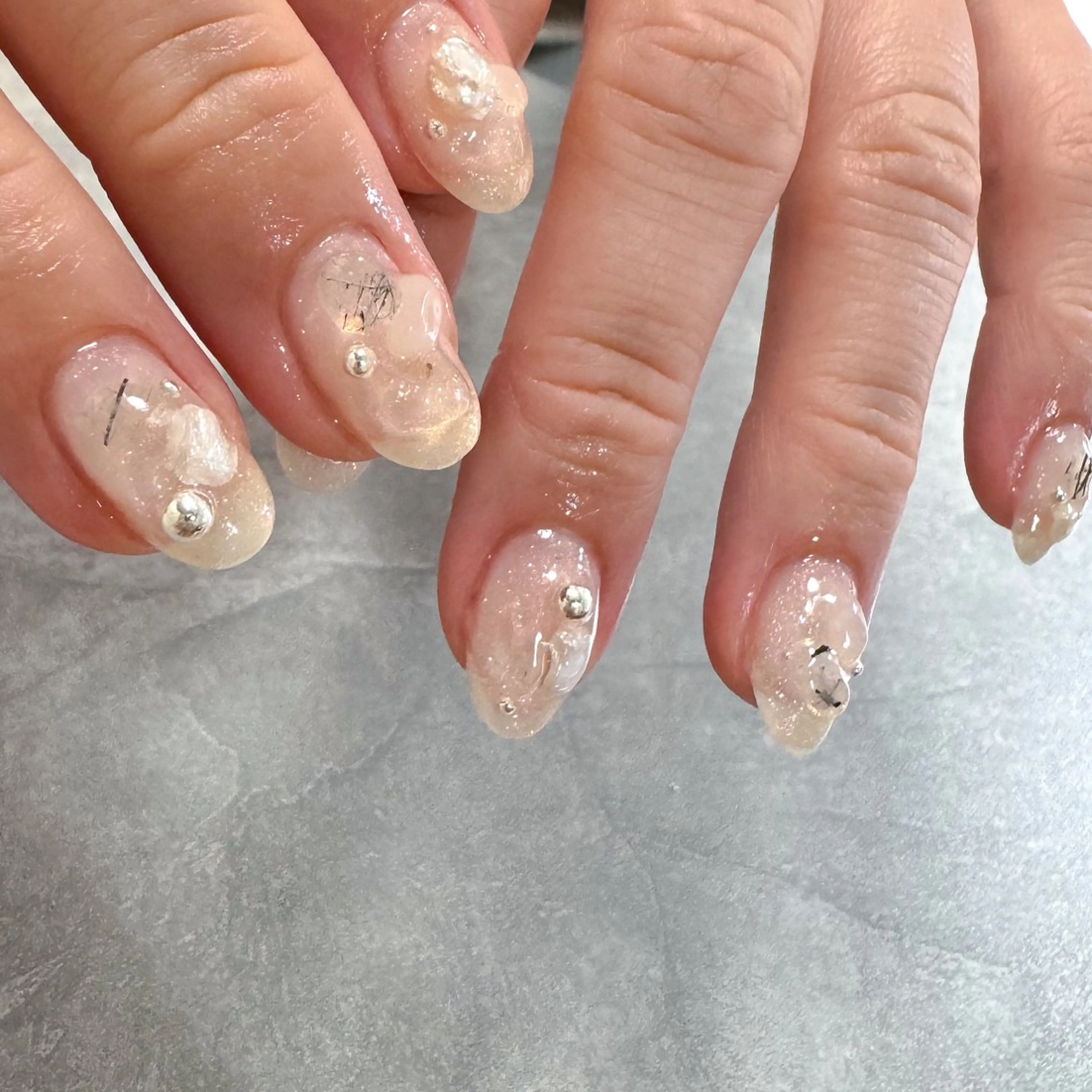 ネイル オーロラネイル 氷ネイル・うるうるネイル キラキラネイル ピンク 夏ネイル ハンドネイル pointillé .ayaのネイルデザイン