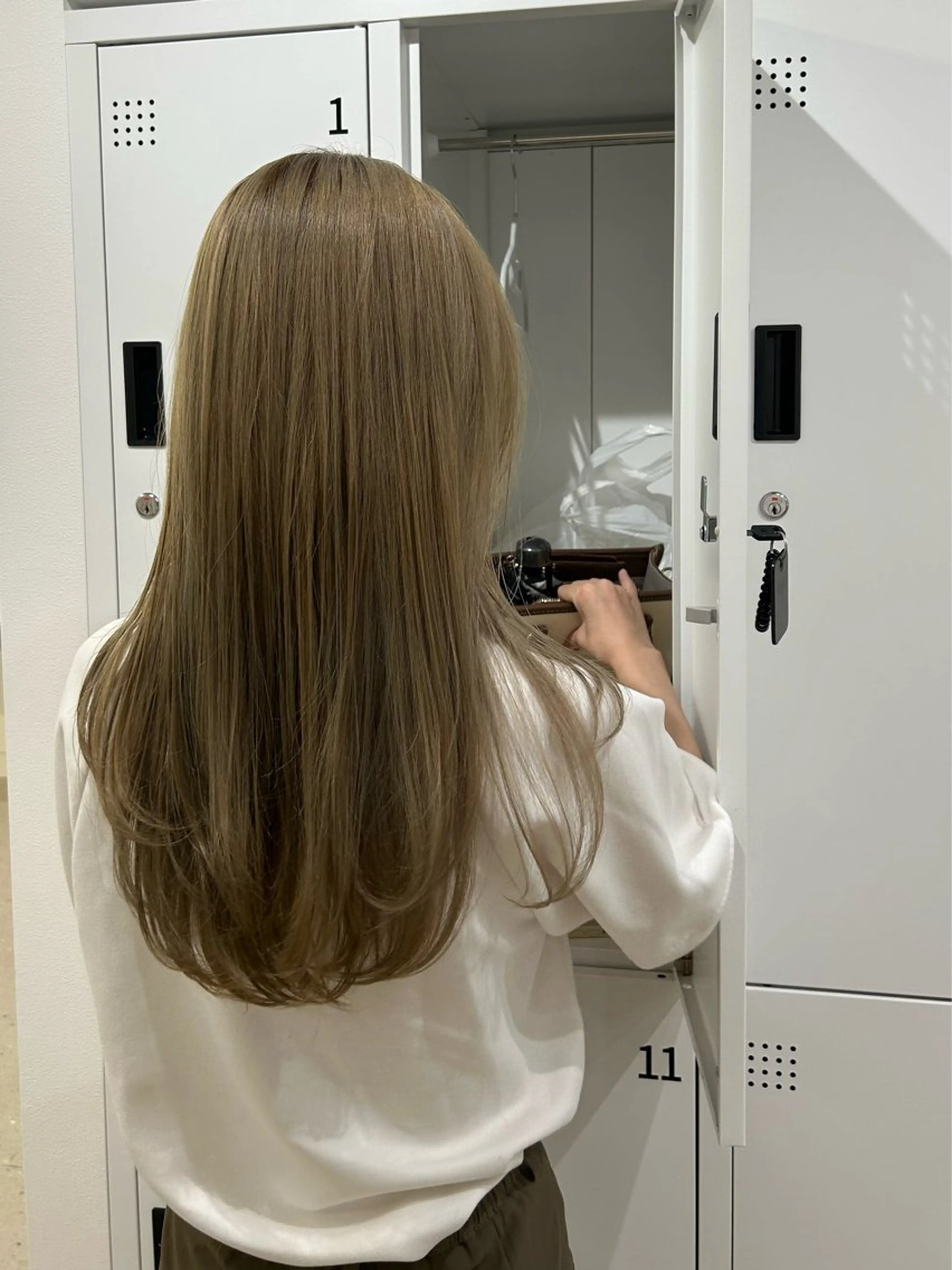 ロング ヘアカラー 小西 瑞穂のヘアスタイル