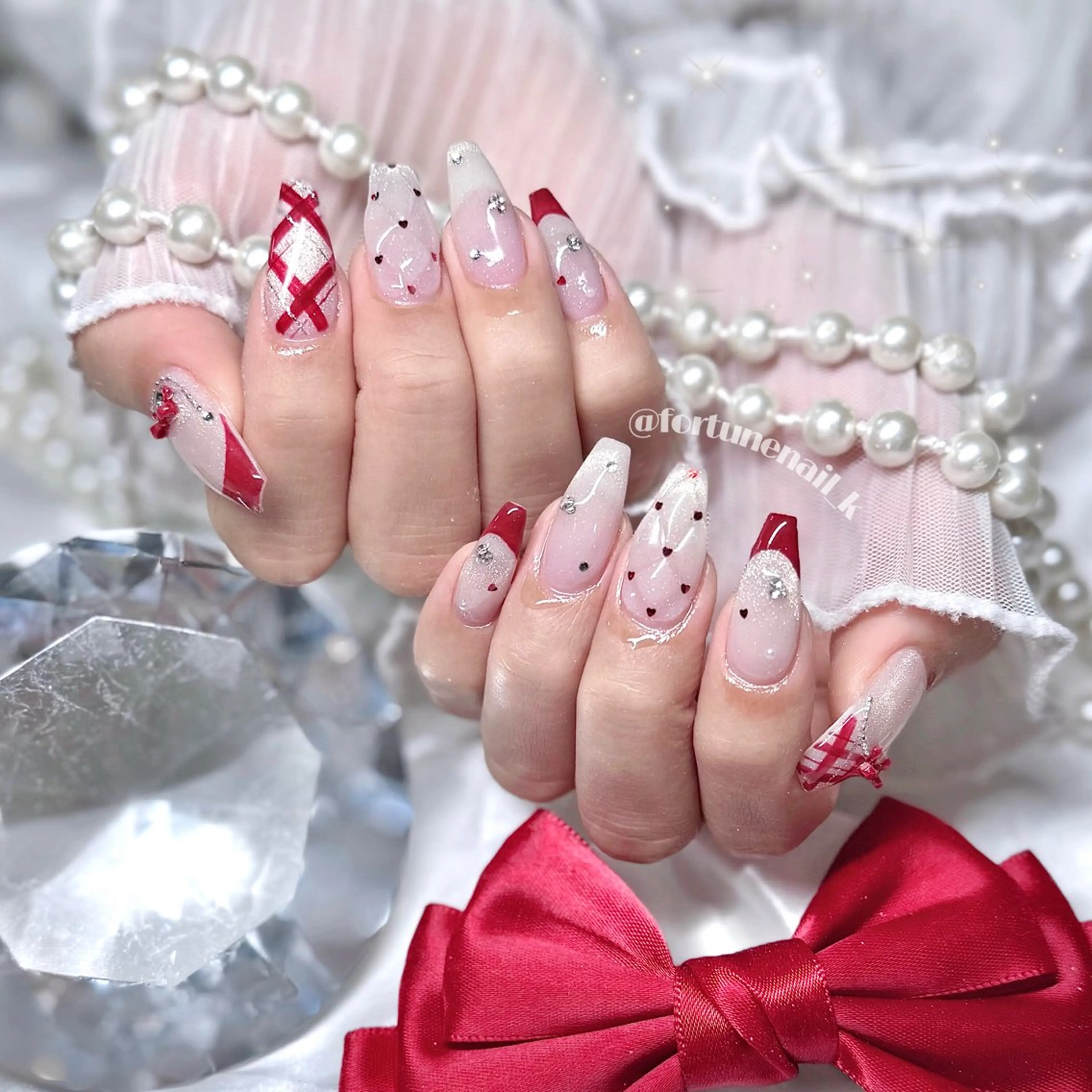 ネイル マグネットネイル ハンドネイル 🤍kanane 🤍4/16空✩.*のネイルデザイン