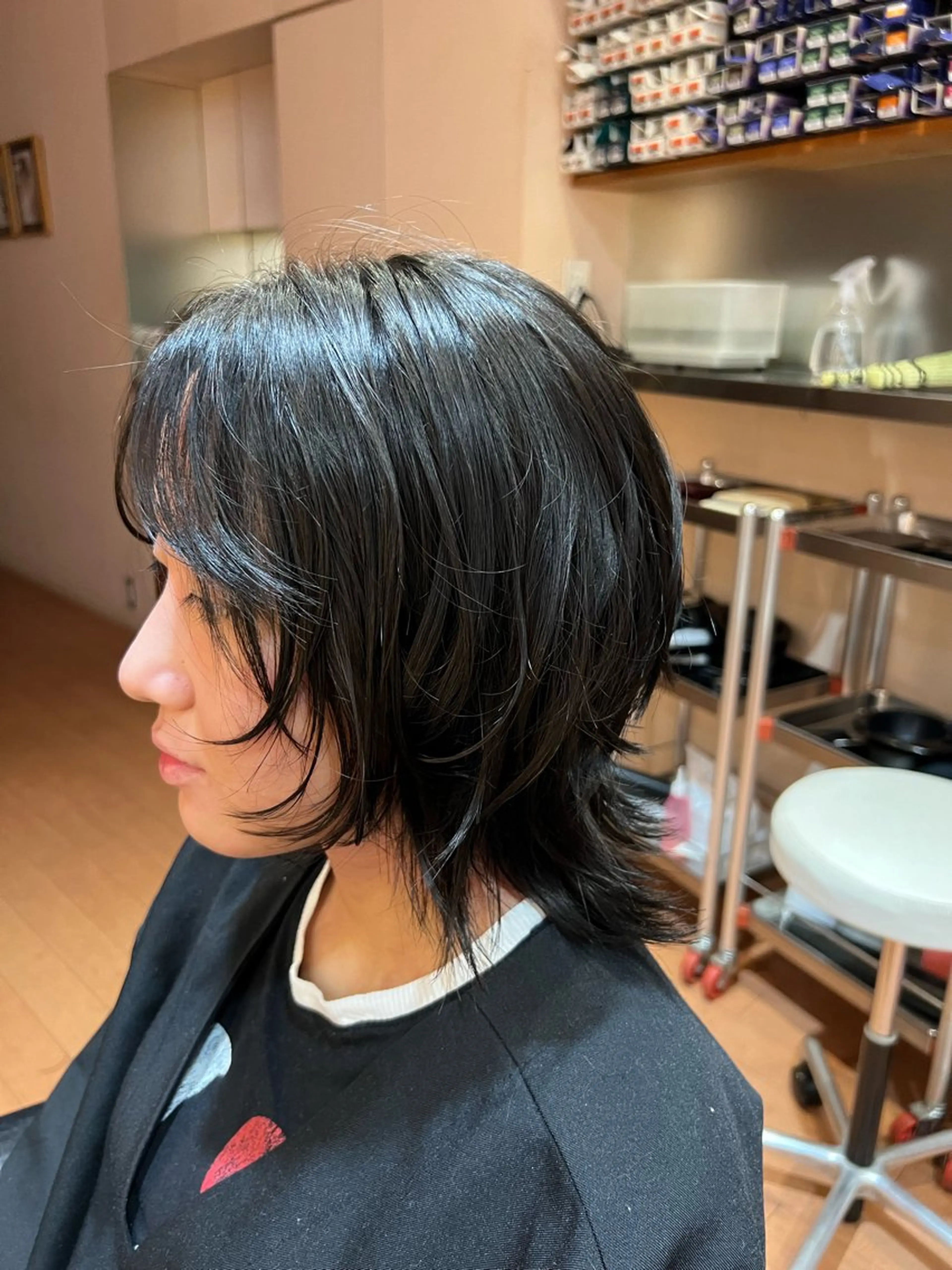 ミディアム 柴田 綺音のヘアスタイル