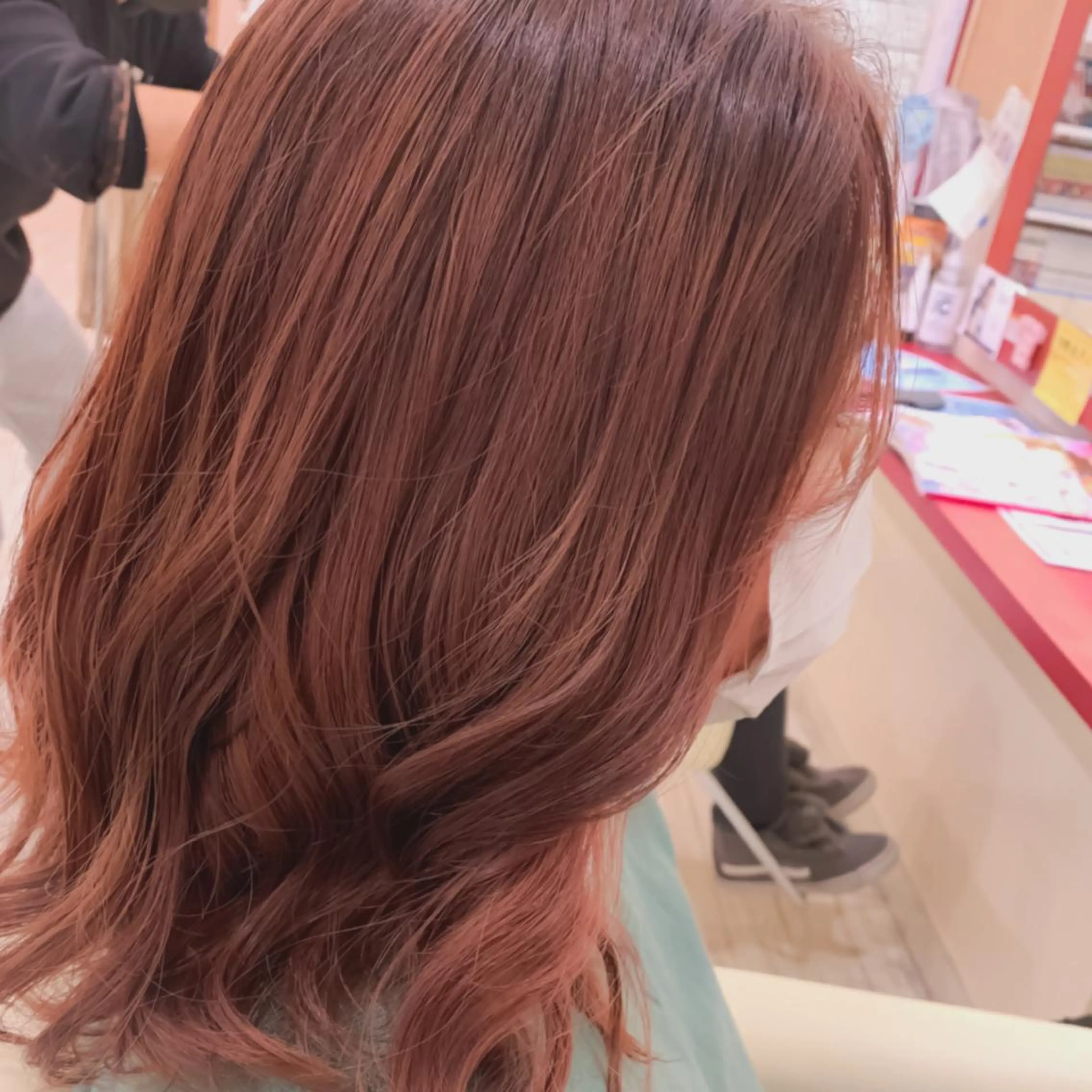 ミディアム カラー ヘアアレンジ ピンクカラー 今村公介 ブリーチ特化、派手髪のヘアスタイル