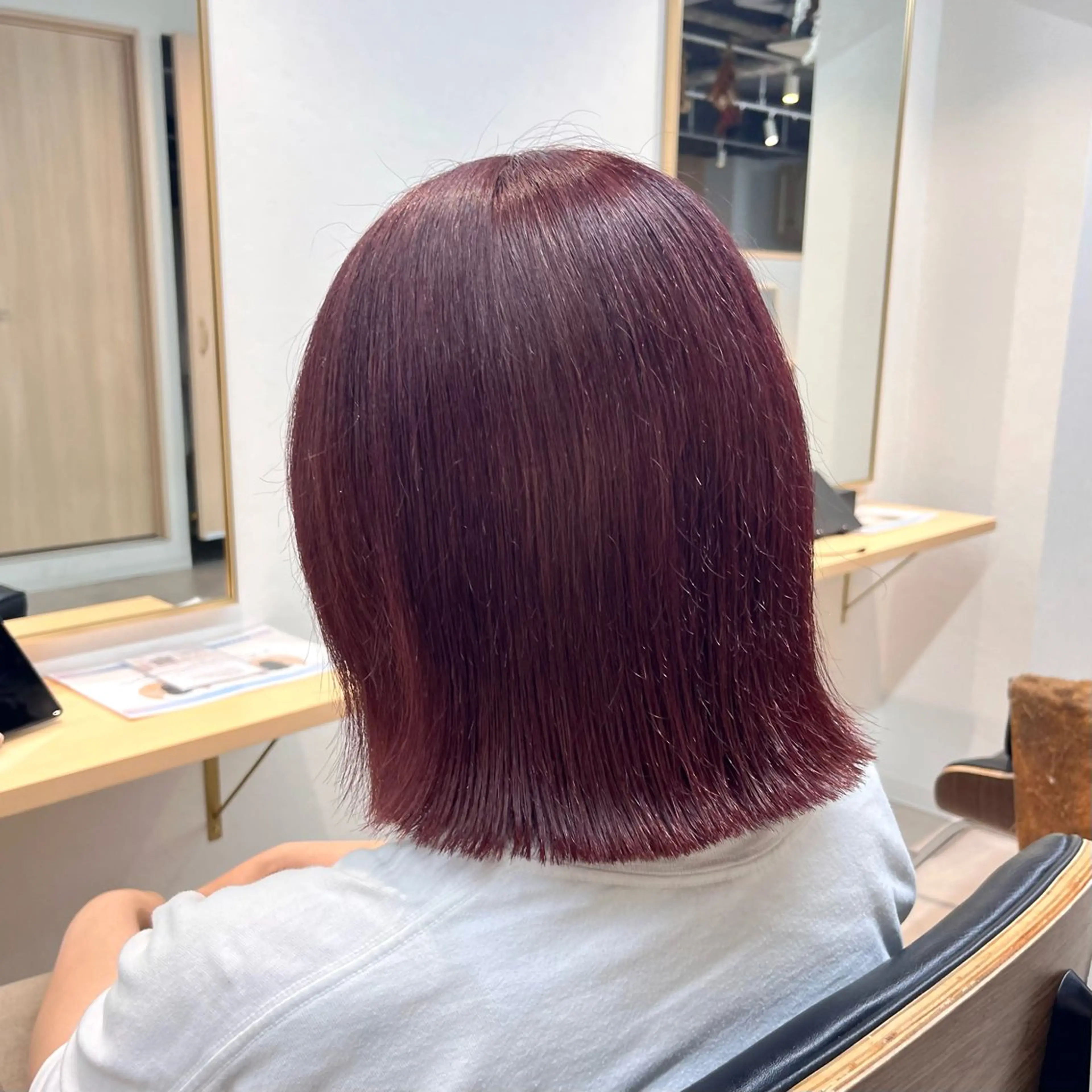 ミディアム カラー カット ヘアカラー トリートメント 艶カラー/レイヤー/ ハイトーン/まなみのヘアスタイル