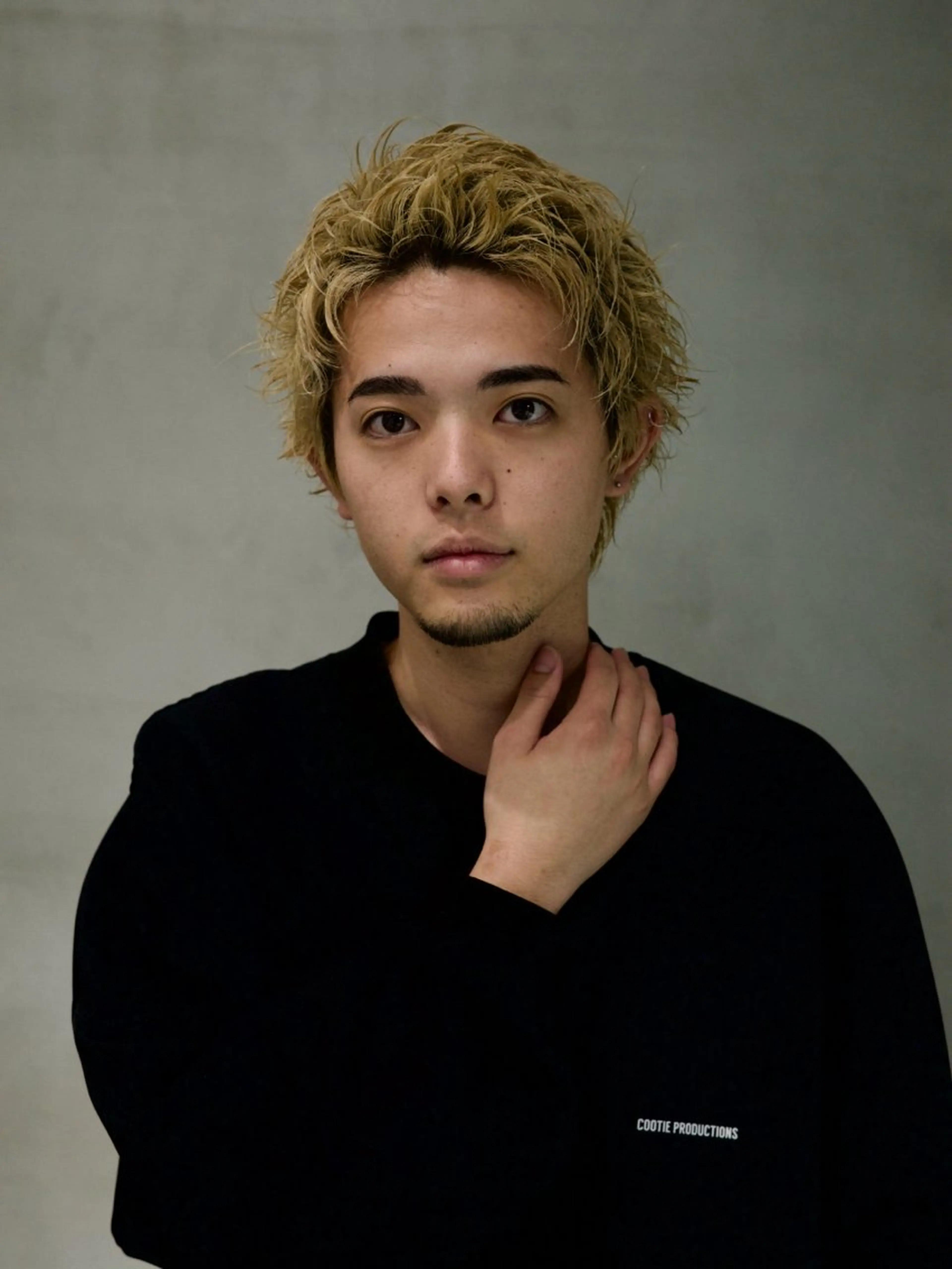 カラー メンズ fifth 安次富　泰雅のヘアスタイル