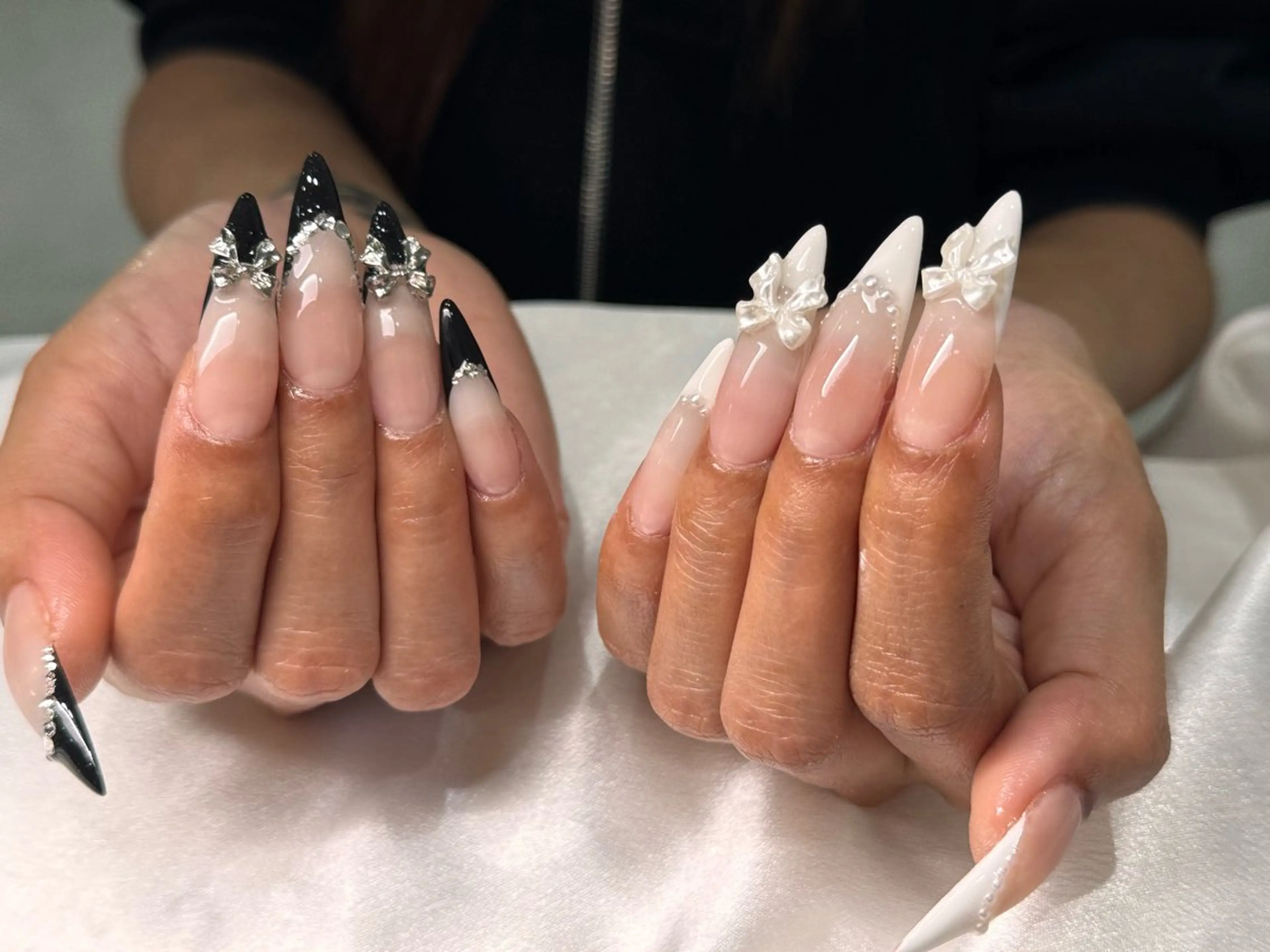 ネイル オーロラネイル ブルー チークネイル 長さ出し フットネイル ハンドネイル JIN 168 新大久保のネイルデザイン