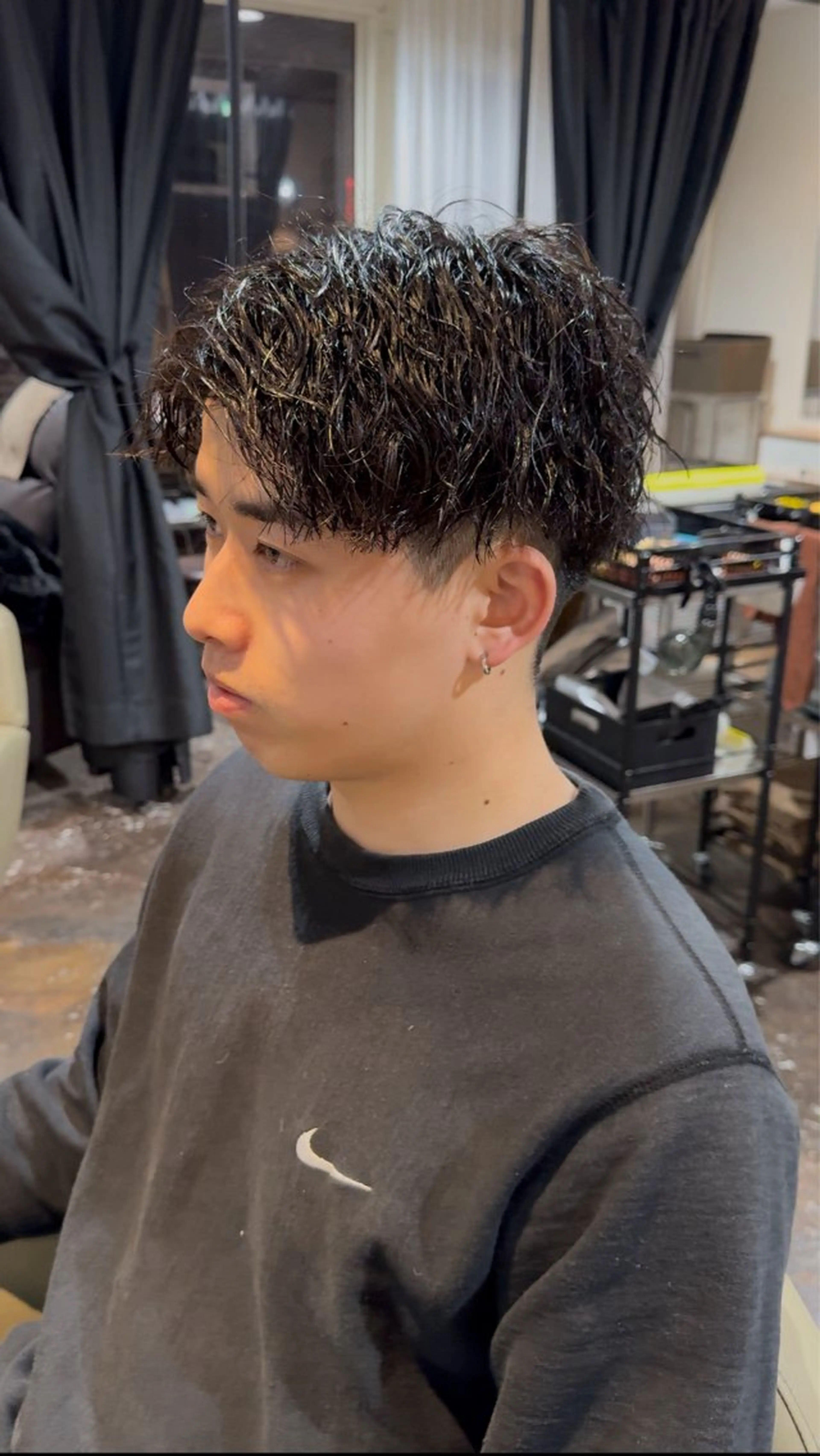 パーマ メンズ 坂梨 健斗のヘアスタイル